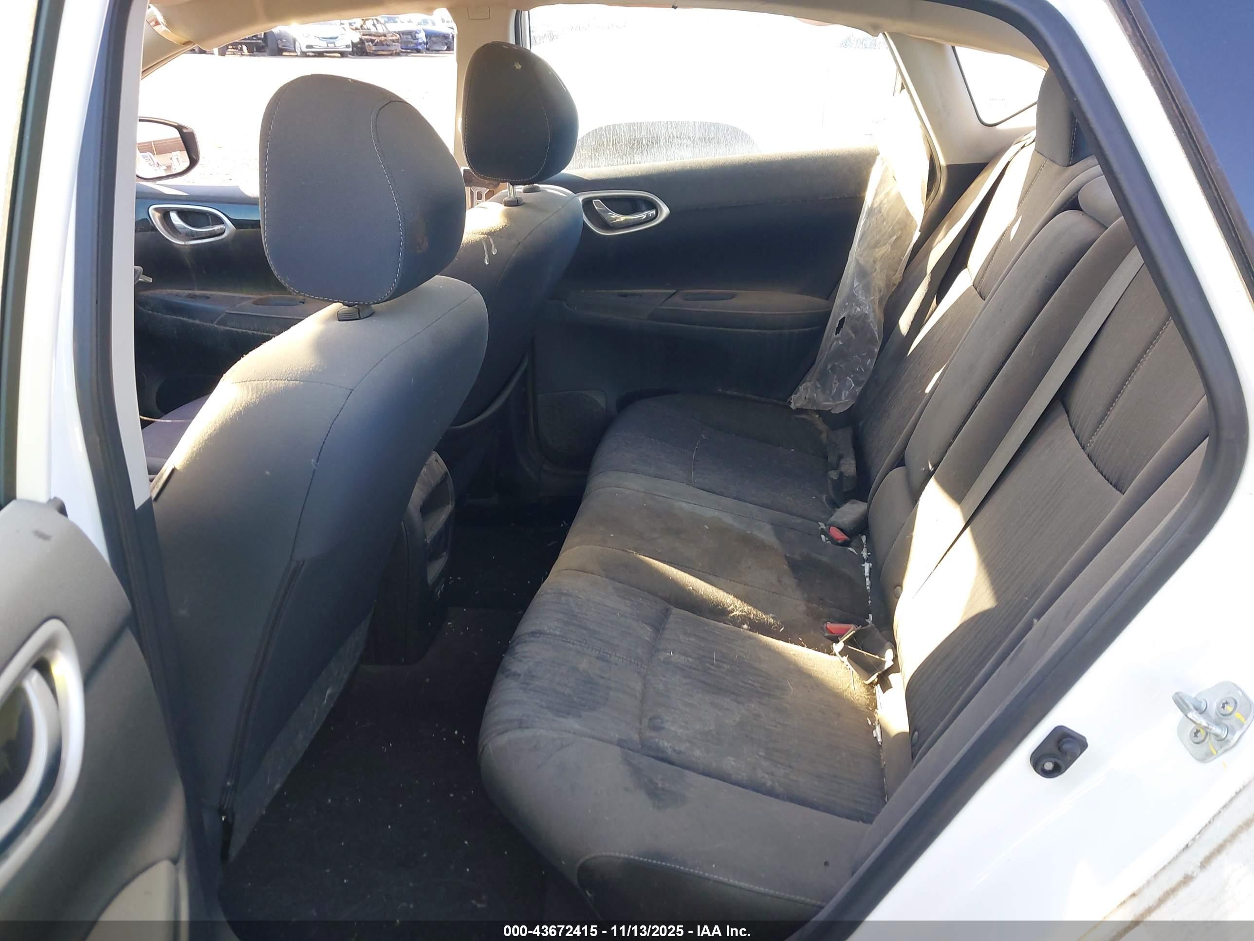 NISSAN SENTRA image 8