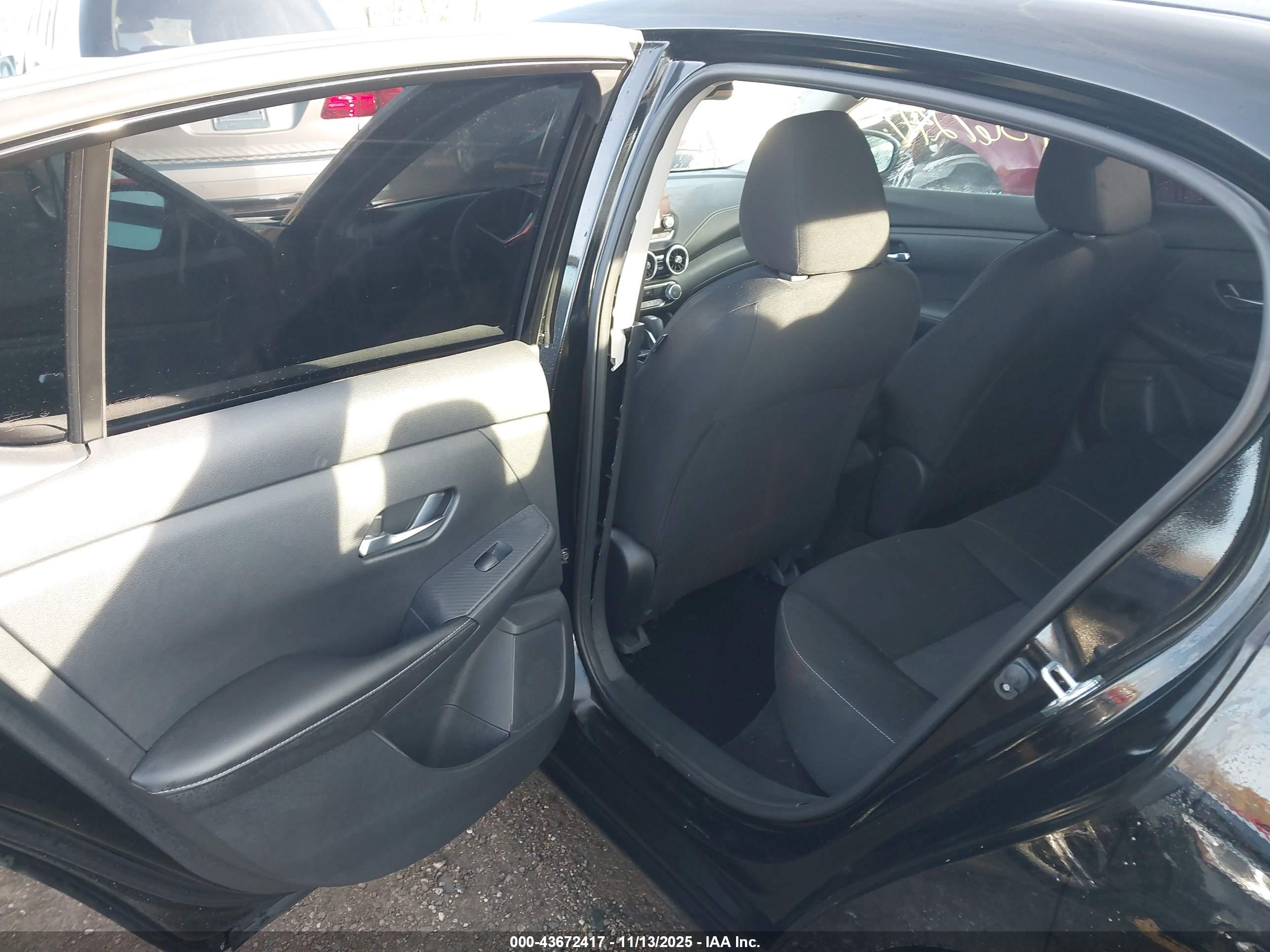 NISSAN SENTRA image 8