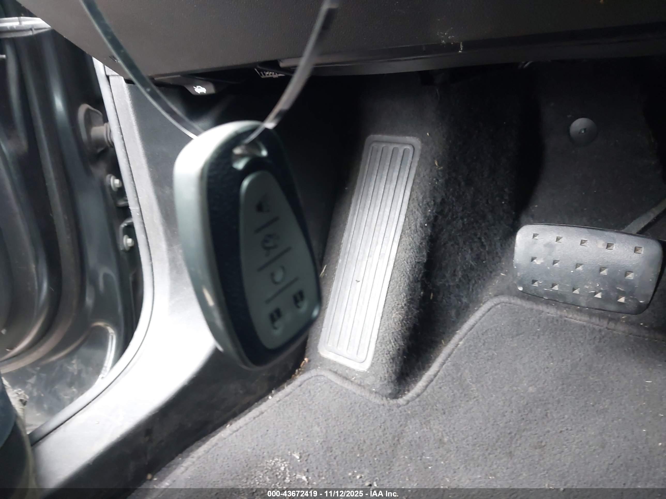 CHEVROLET BLAZER image 11