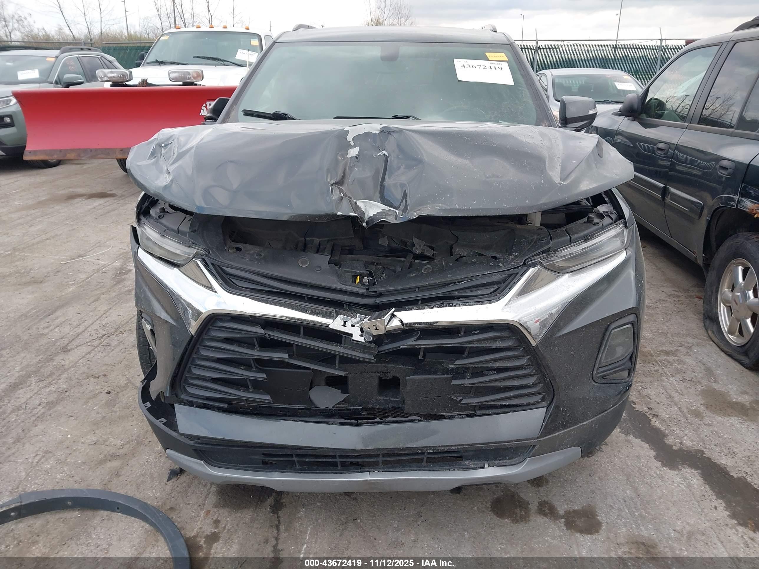 CHEVROLET BLAZER image 6