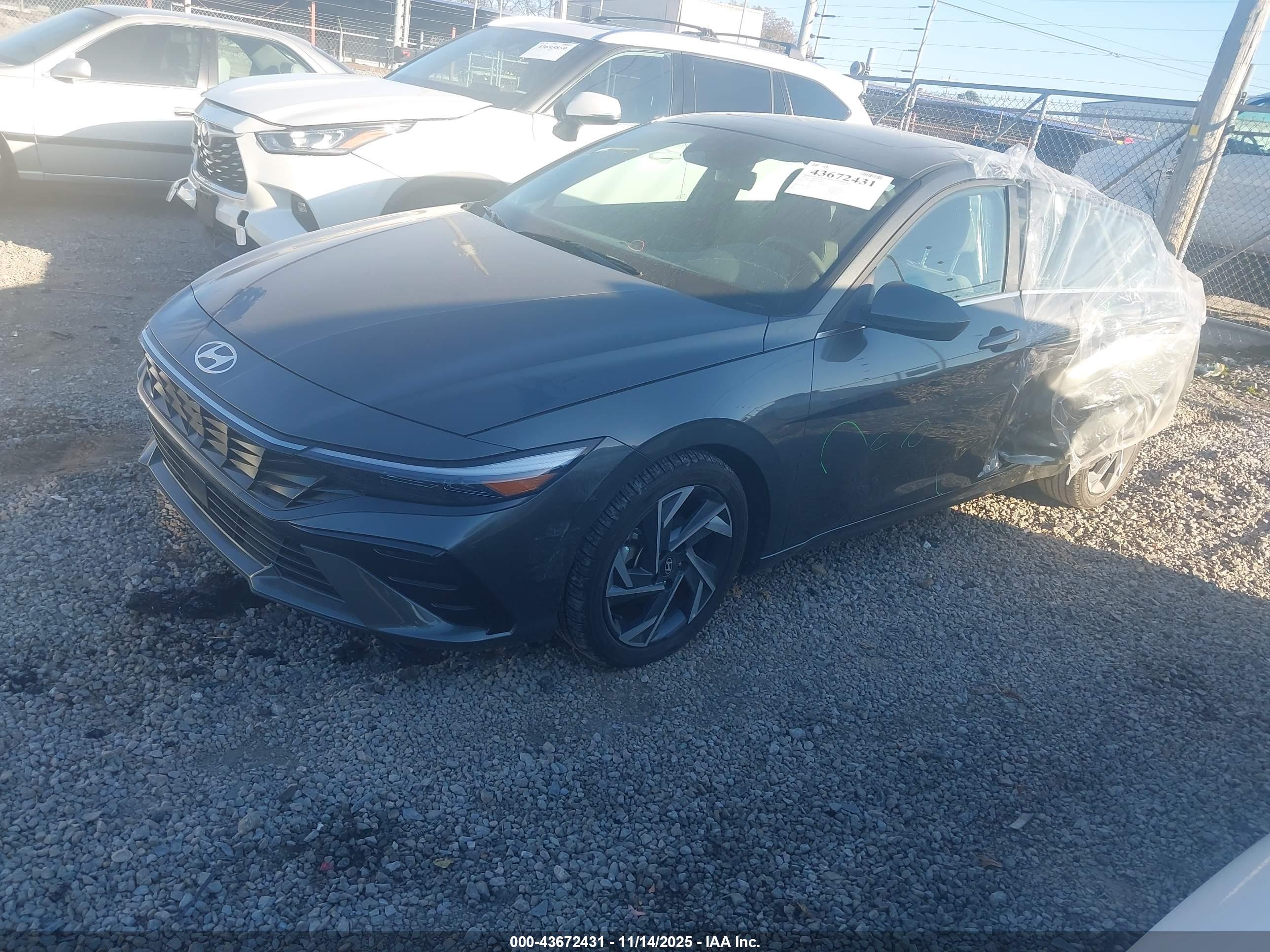 HYUNDAI ELANTRA image 2