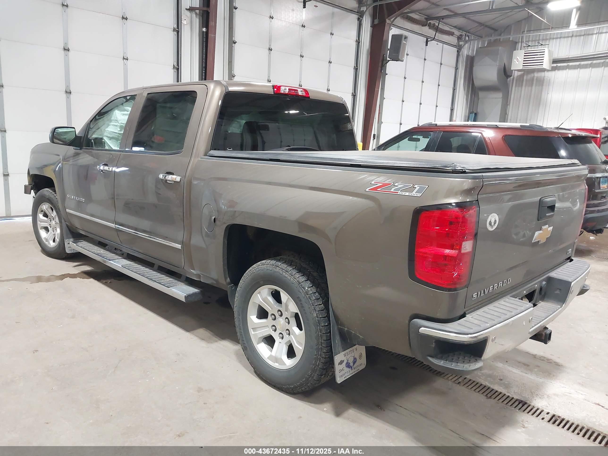 CHEVROLET SILVERADO image 3