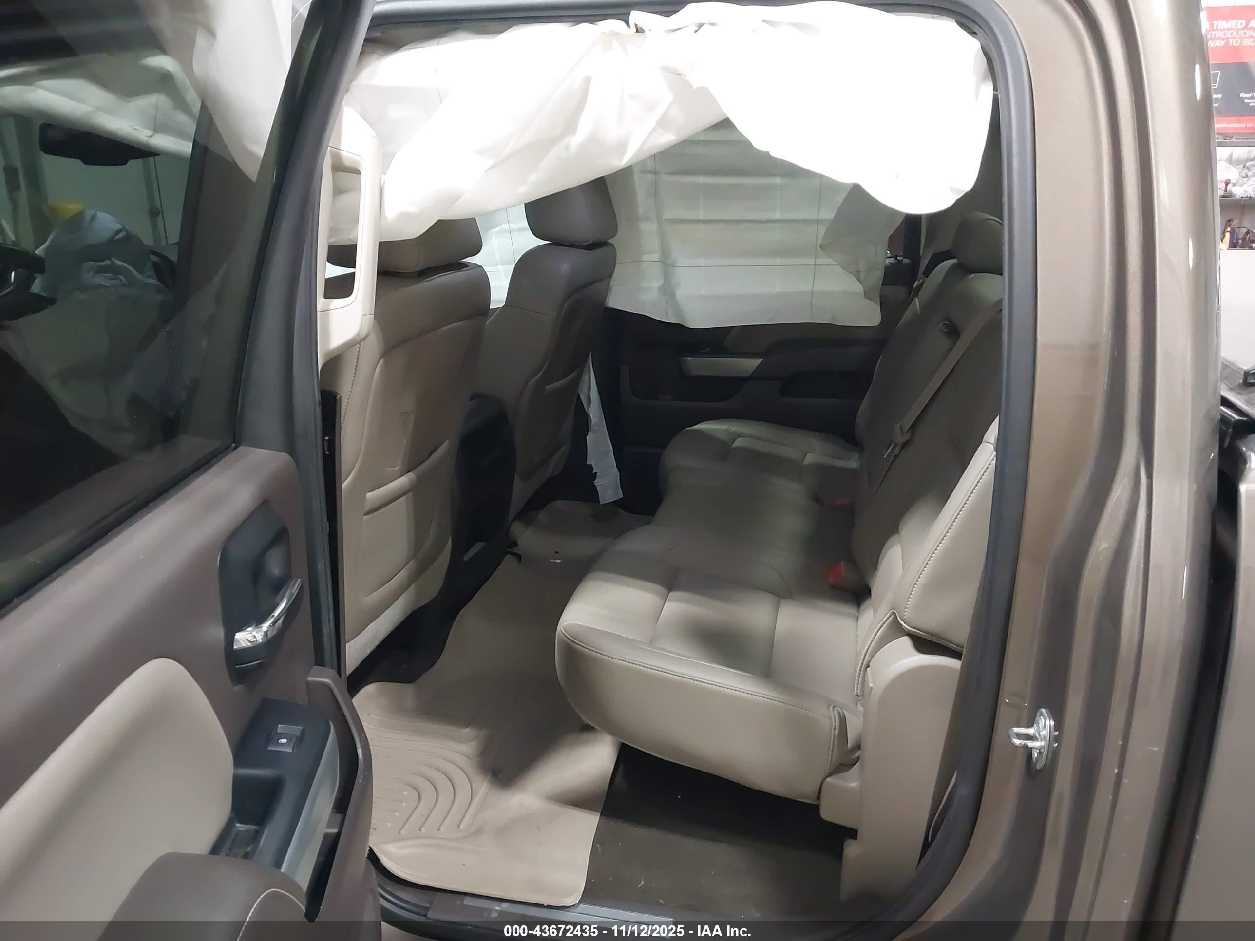 CHEVROLET SILVERADO image 8