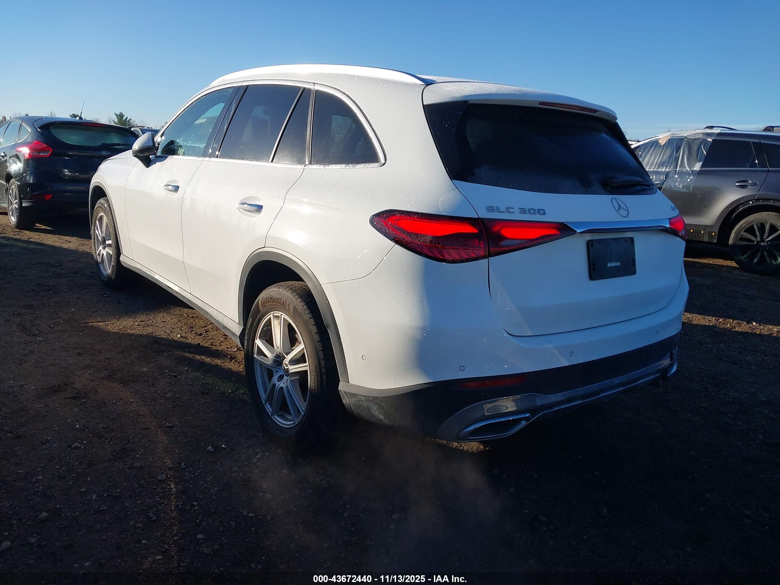MERCEDES-BENZ GLC image 3