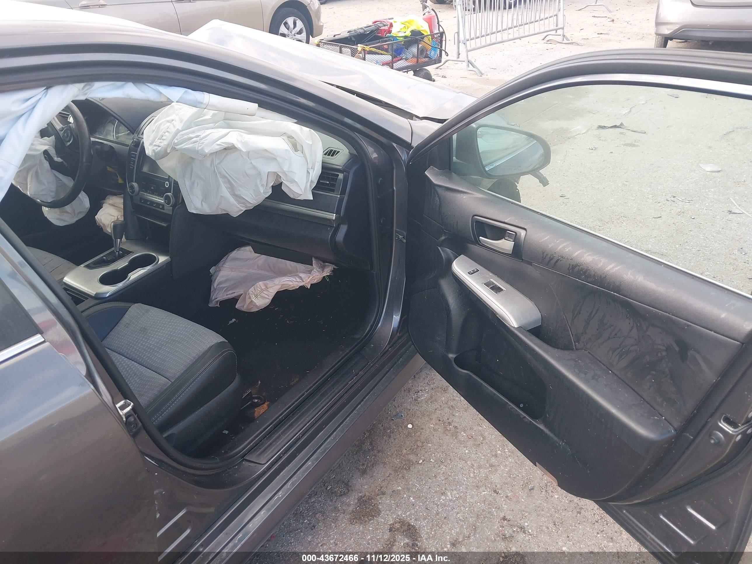 TOYOTA CAMRY image 5