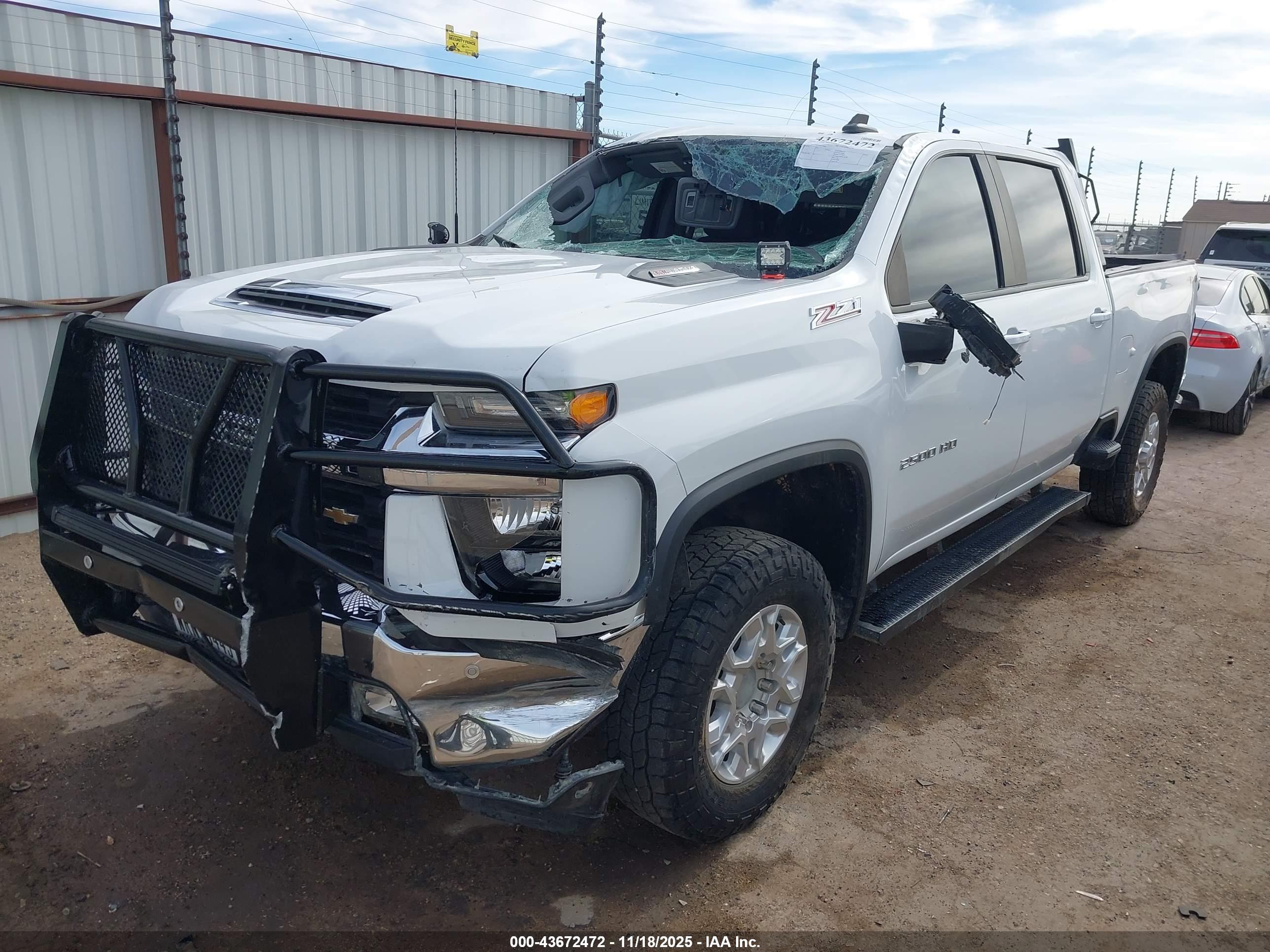 CHEVROLET SILVERADO image 2