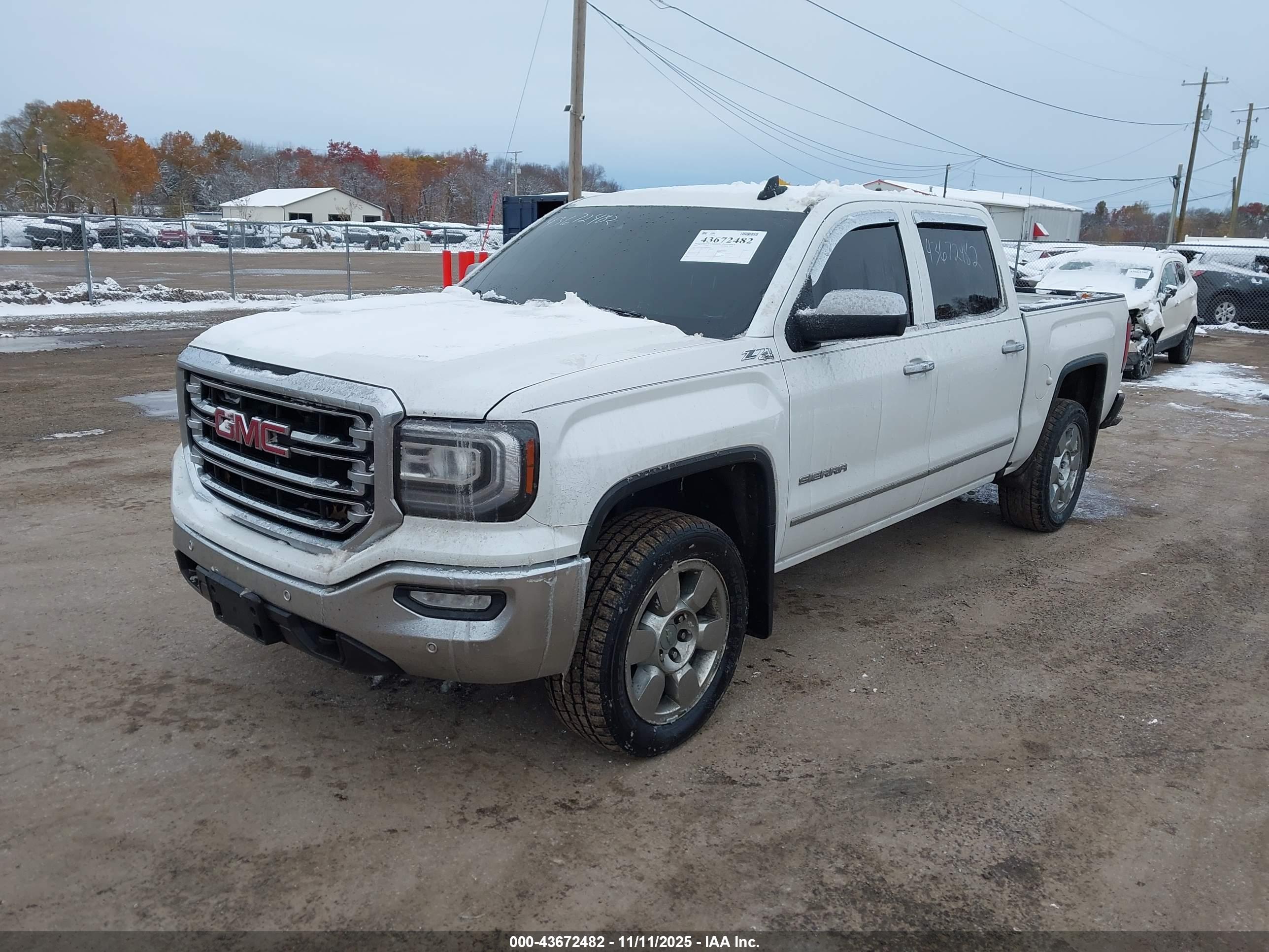 GMC SIERRA image 2