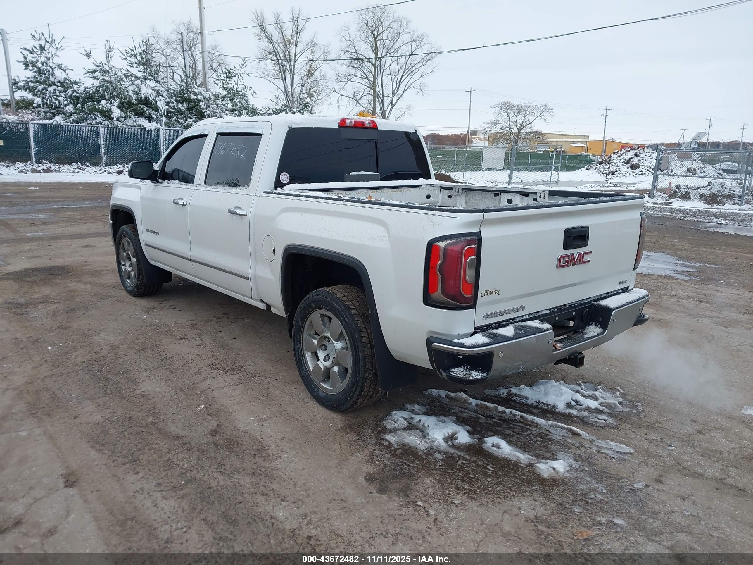 GMC SIERRA image 3