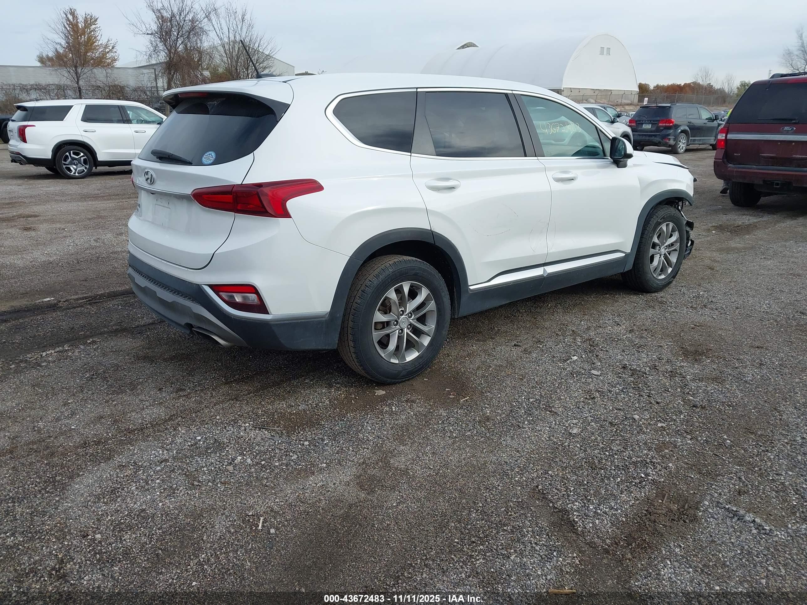 HYUNDAI SANTA image 4