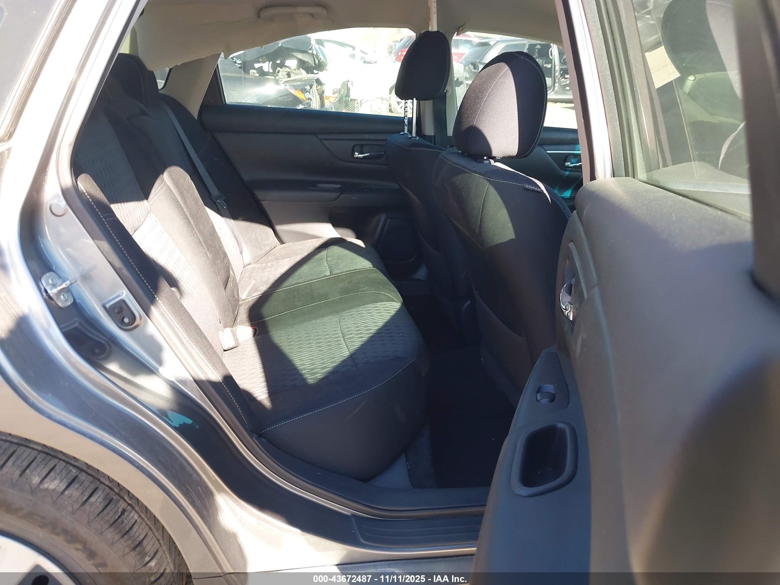 NISSAN ALTIMA image 8