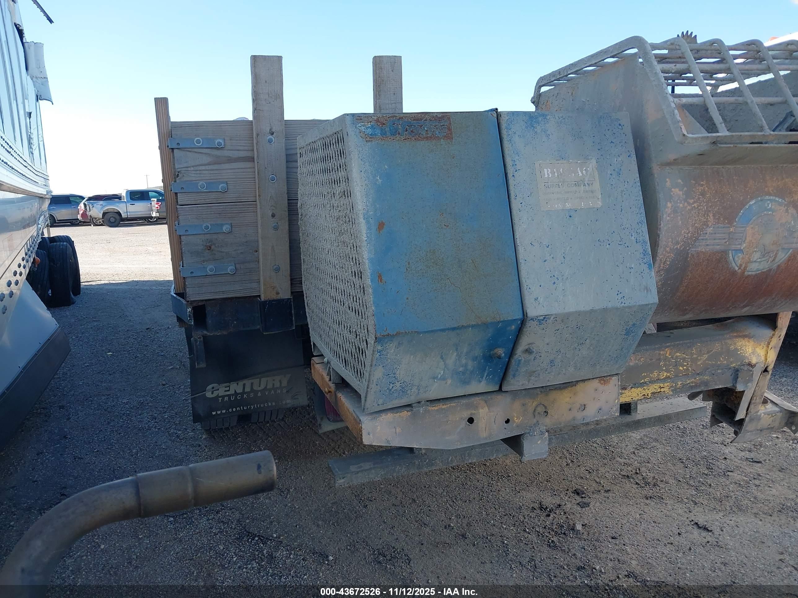 FORD F-550 image 3