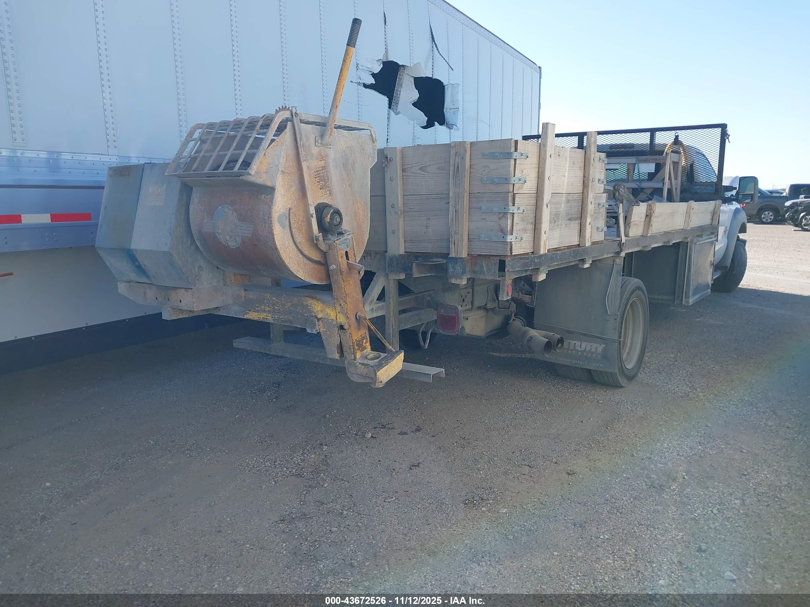 FORD F-550 image 4