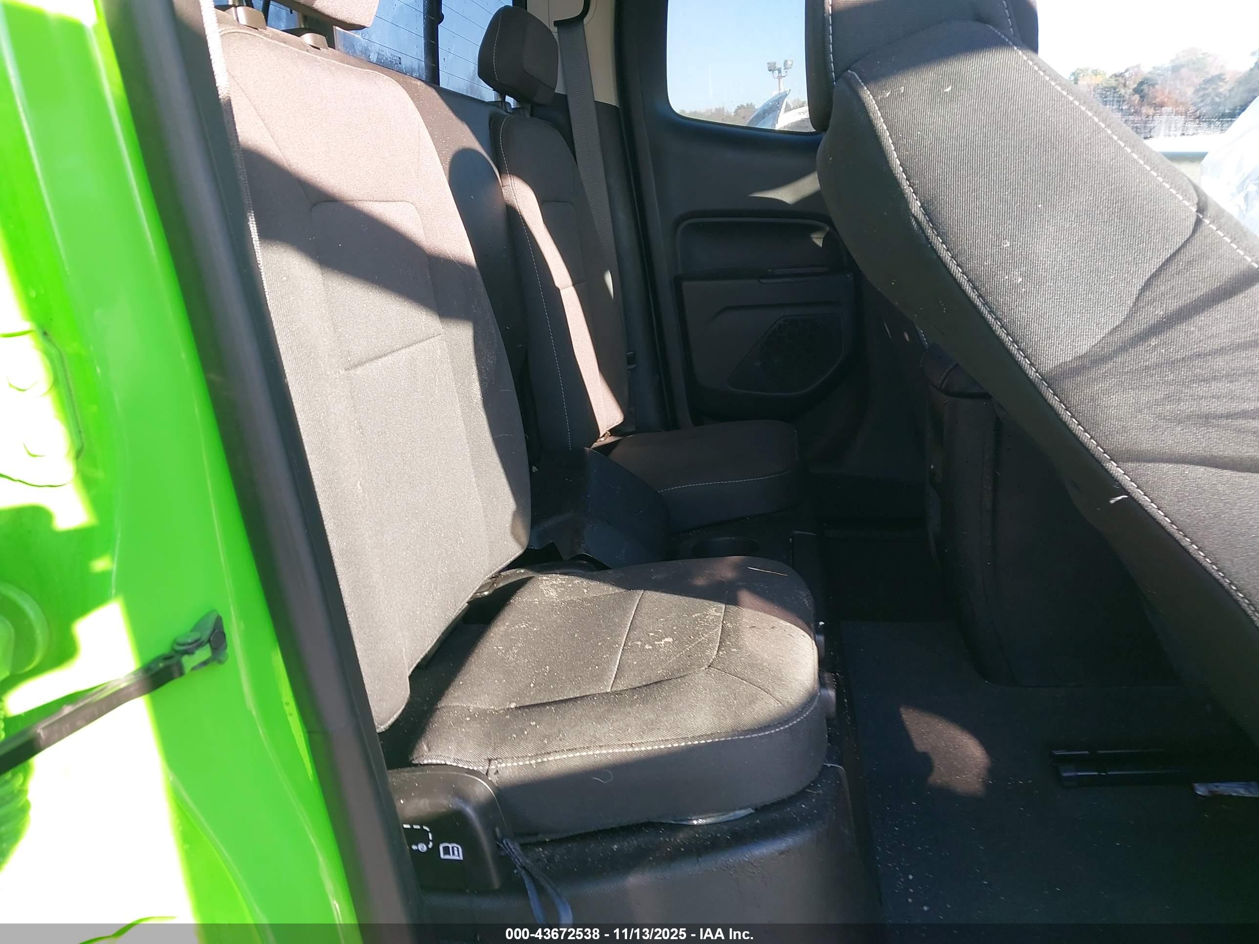 GMC CANYON image 8