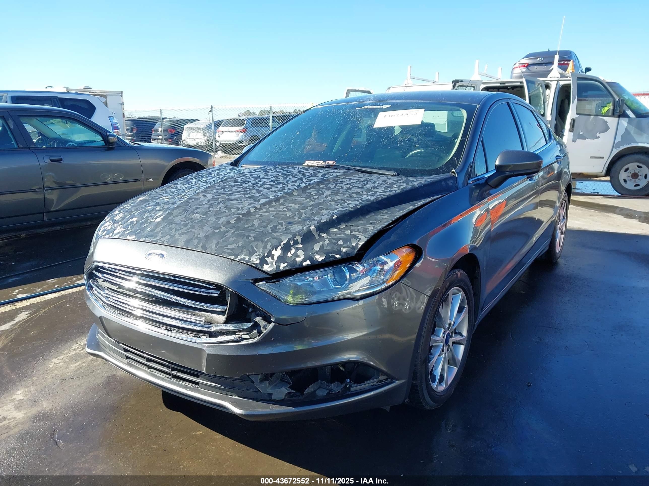 FORD FUSION image 6