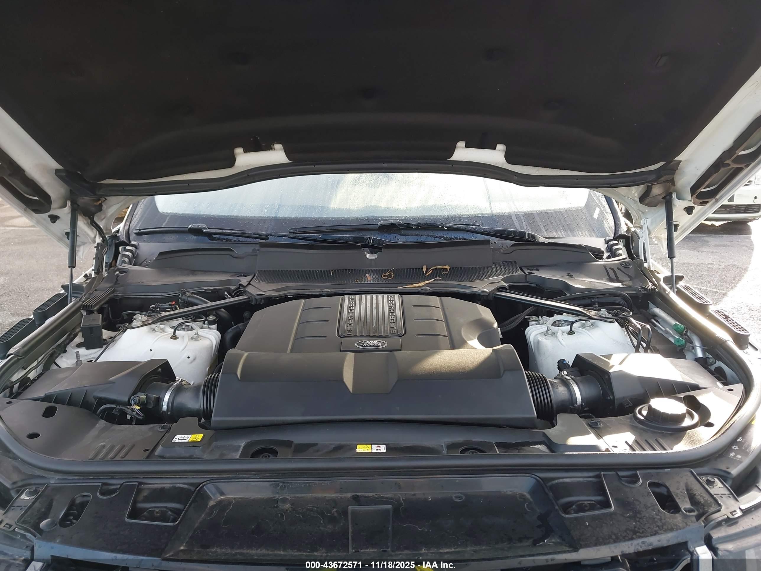 LAND ROVER image 10