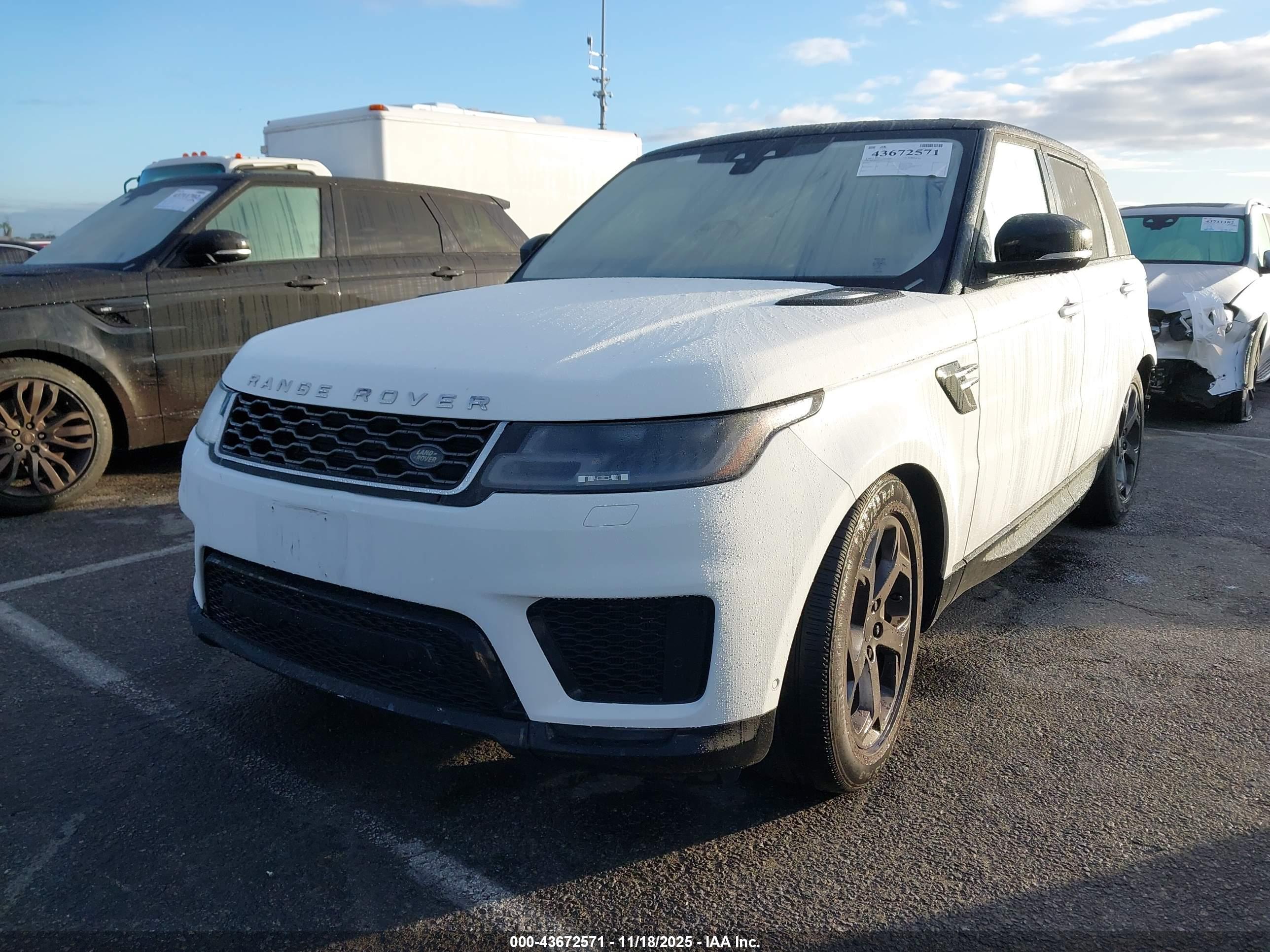 LAND ROVER image 2