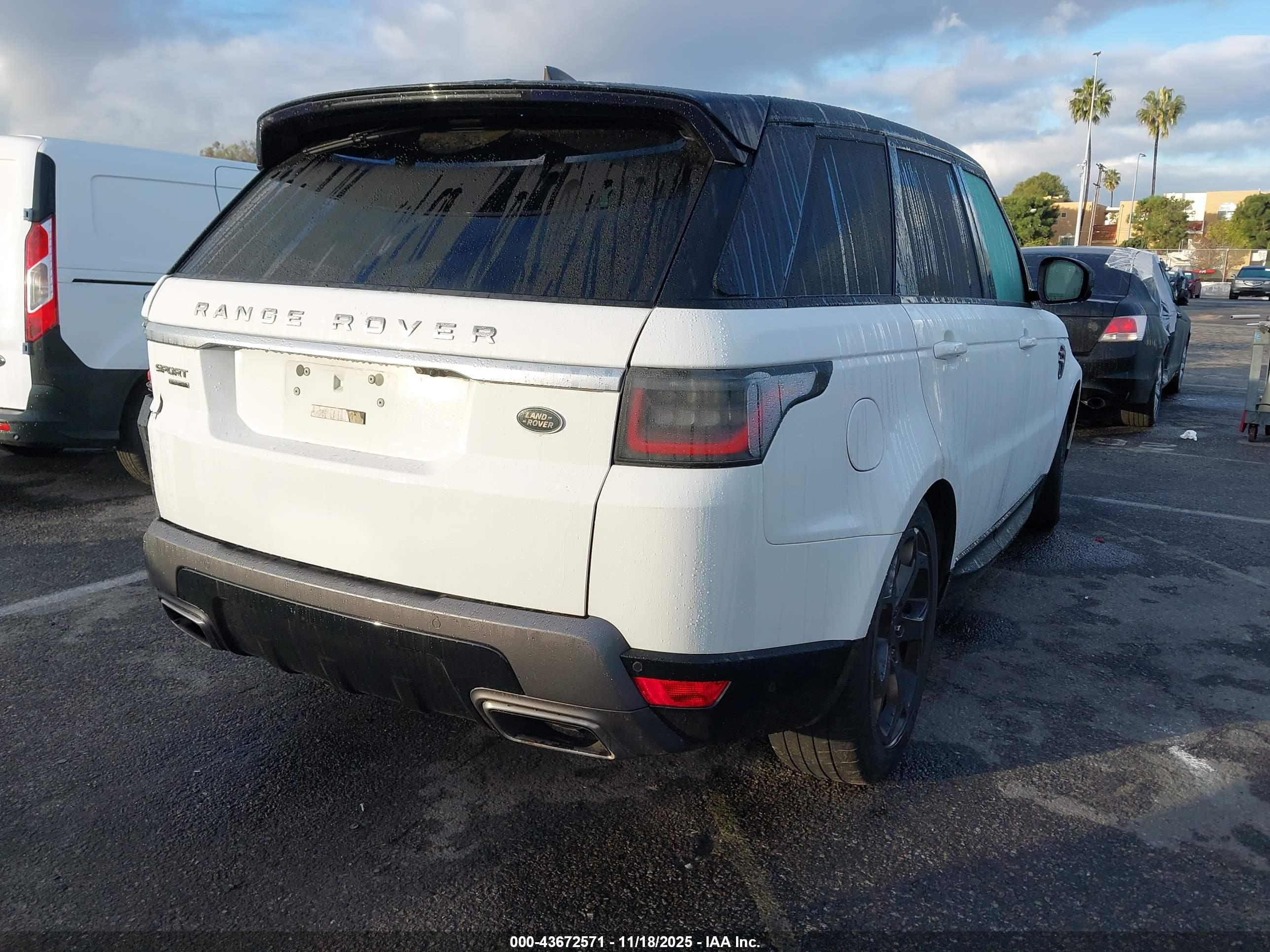 LAND ROVER image 4