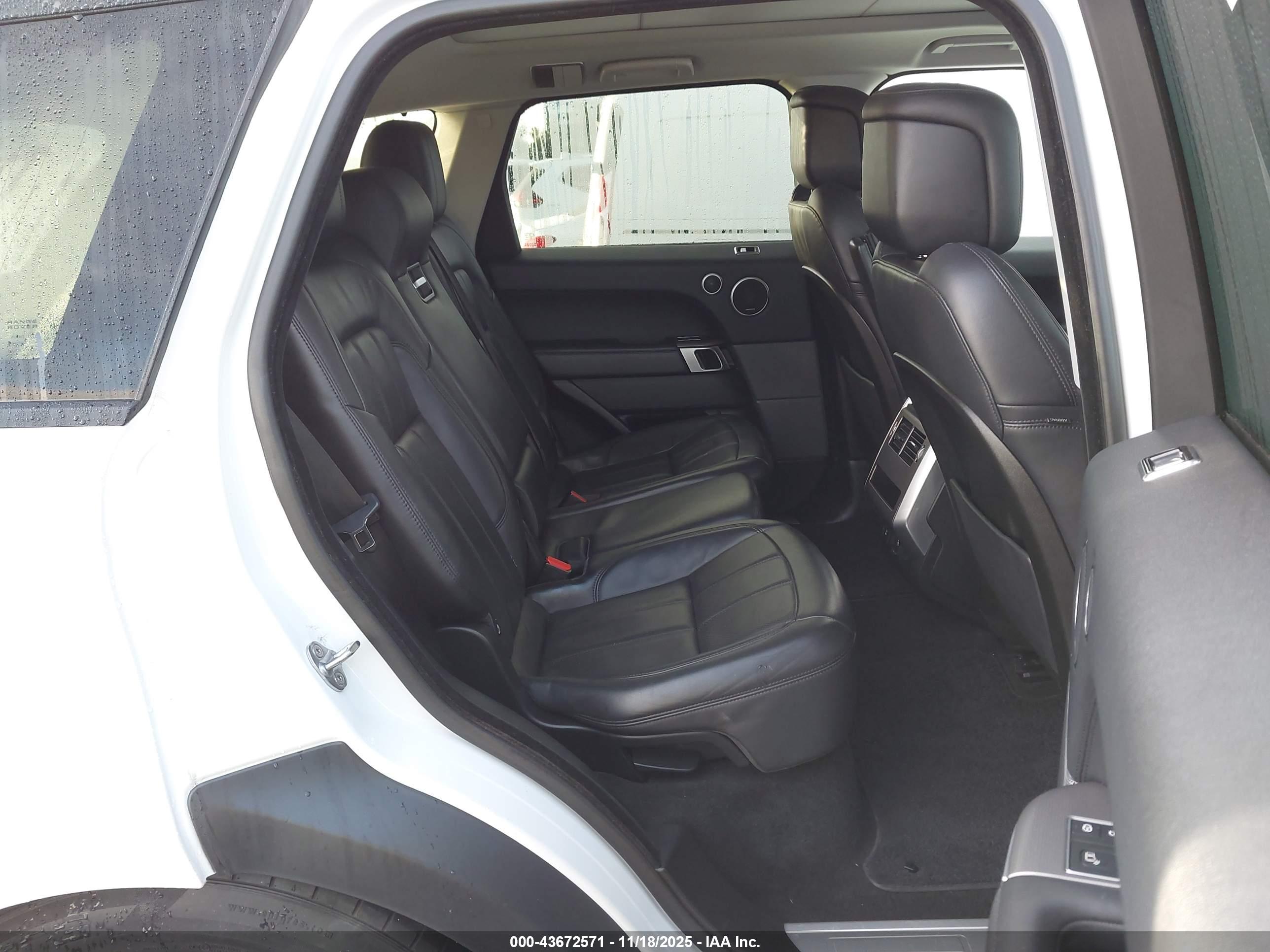 LAND ROVER image 8