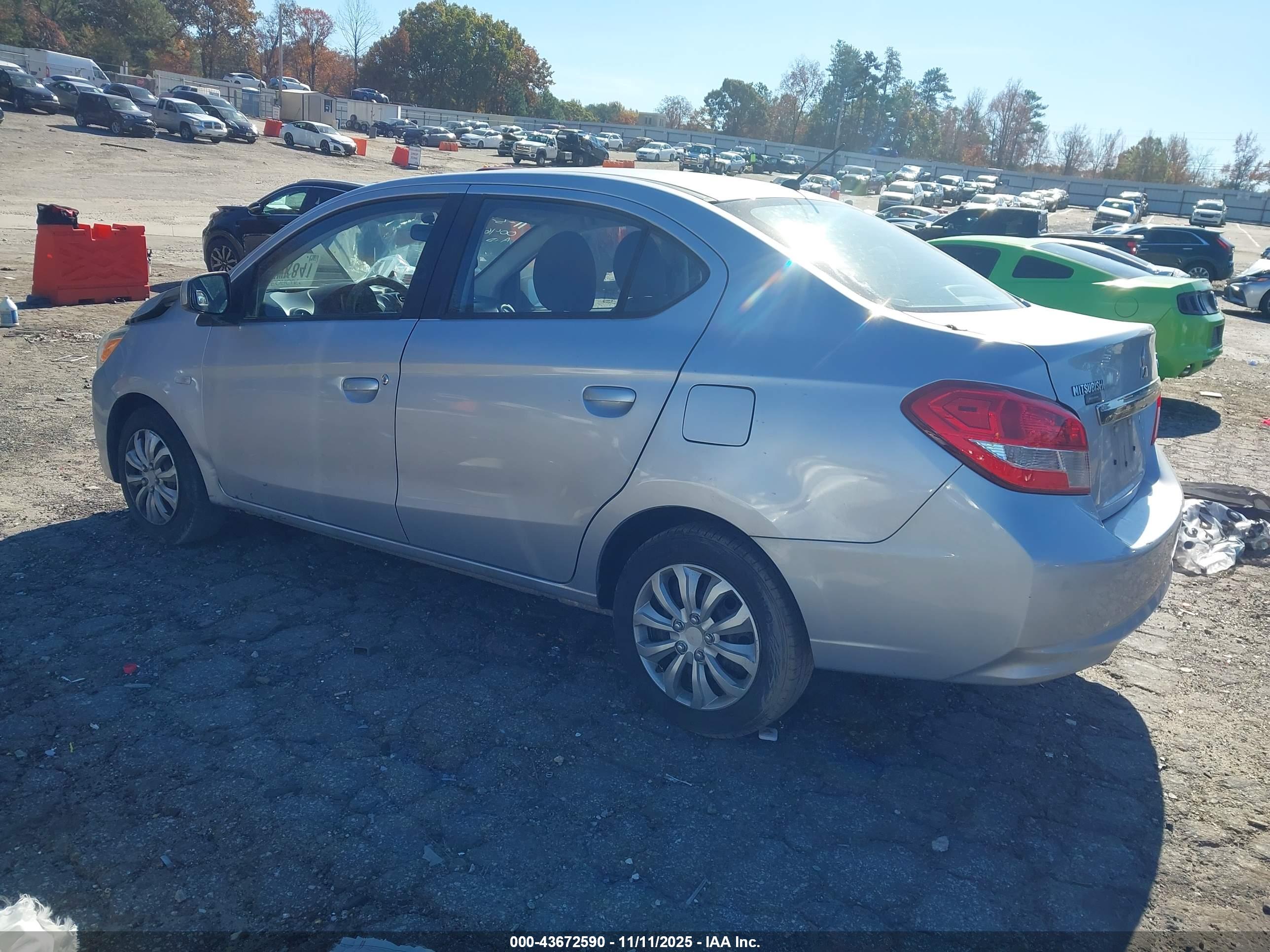 MITSUBISHI MIRAGE image 3