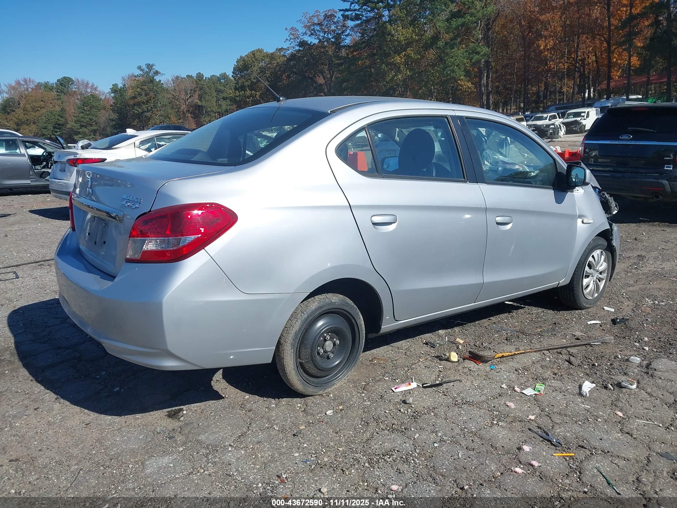 MITSUBISHI MIRAGE image 4