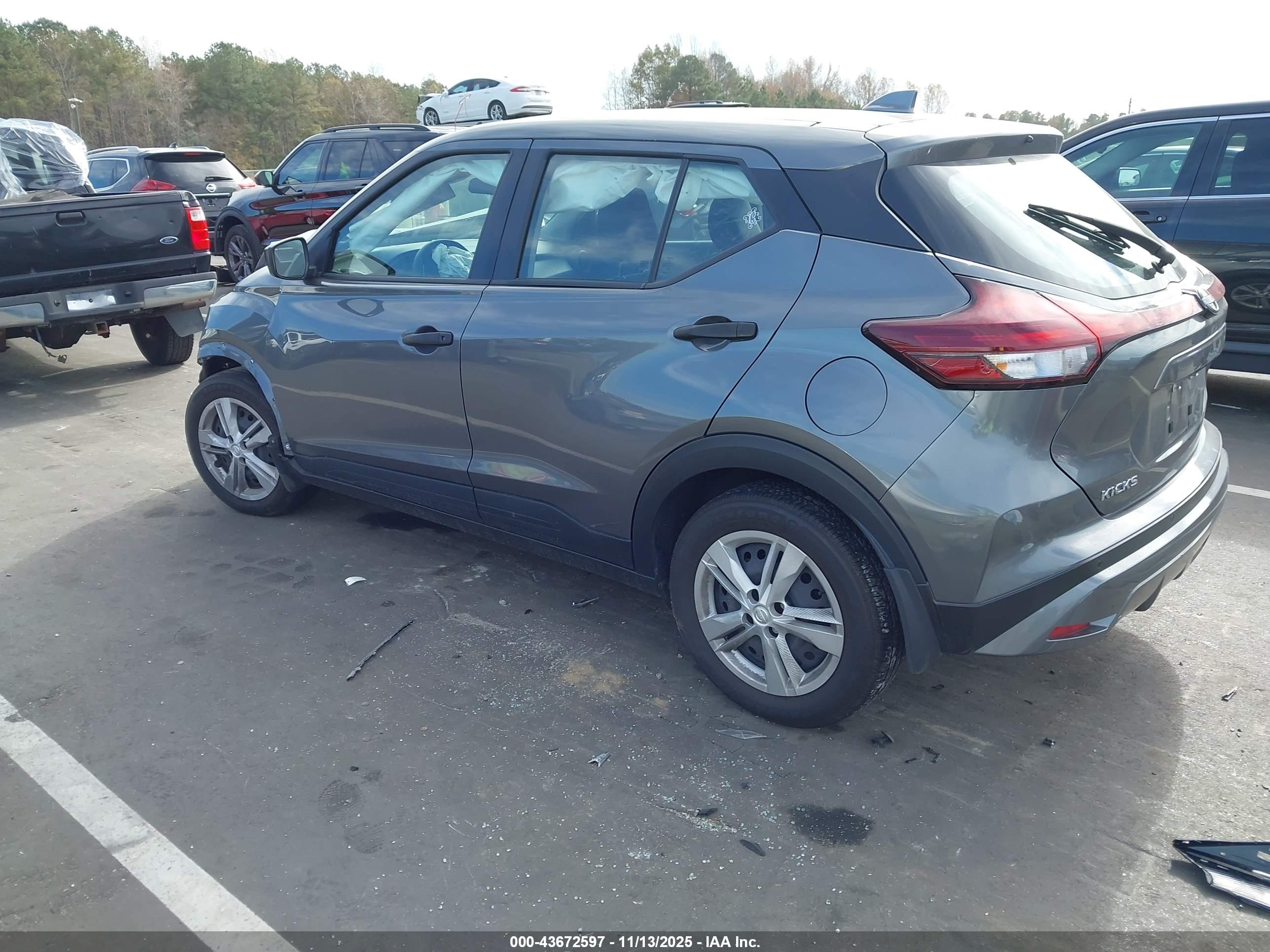 NISSAN KICKS image 3