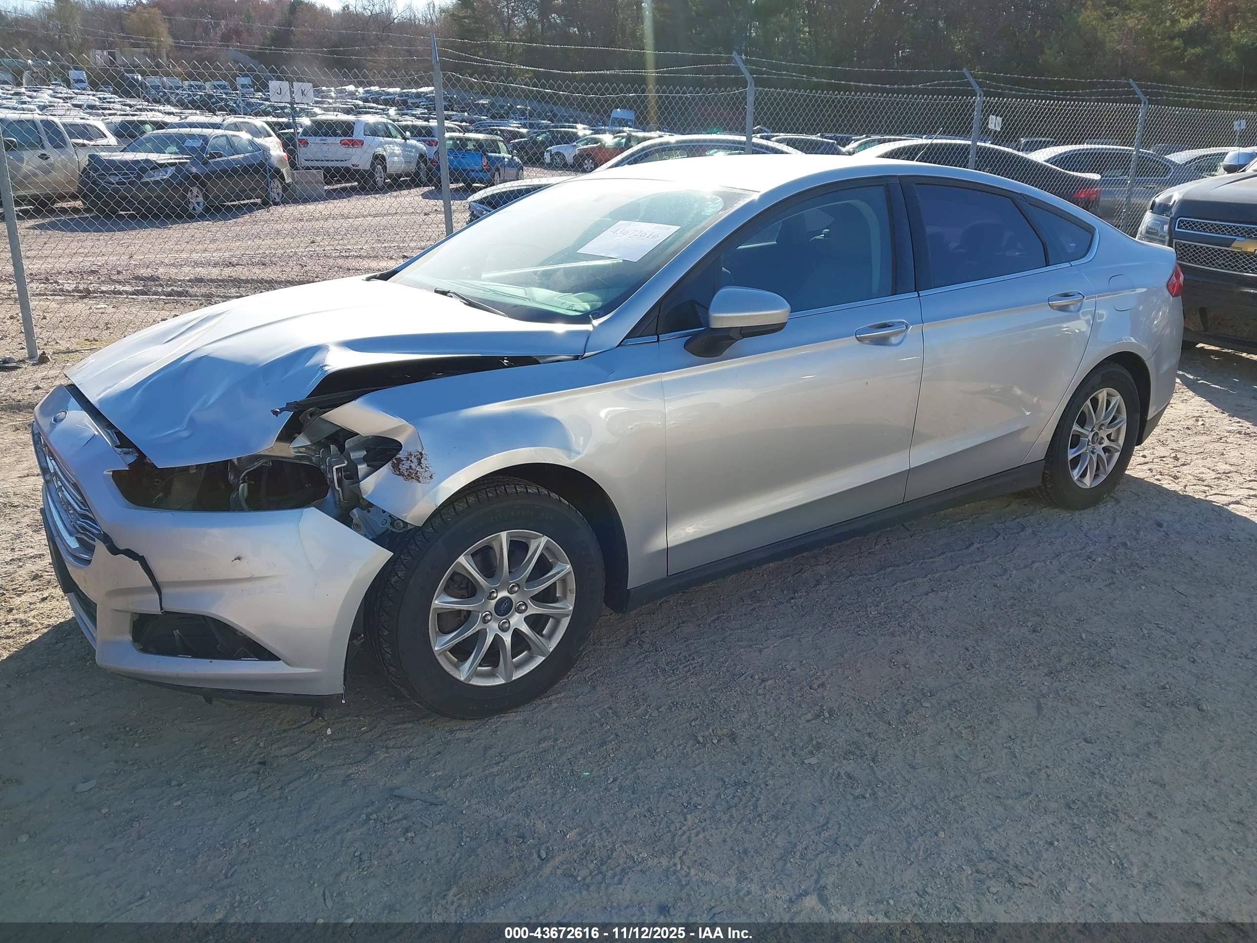 FORD FUSION image 2