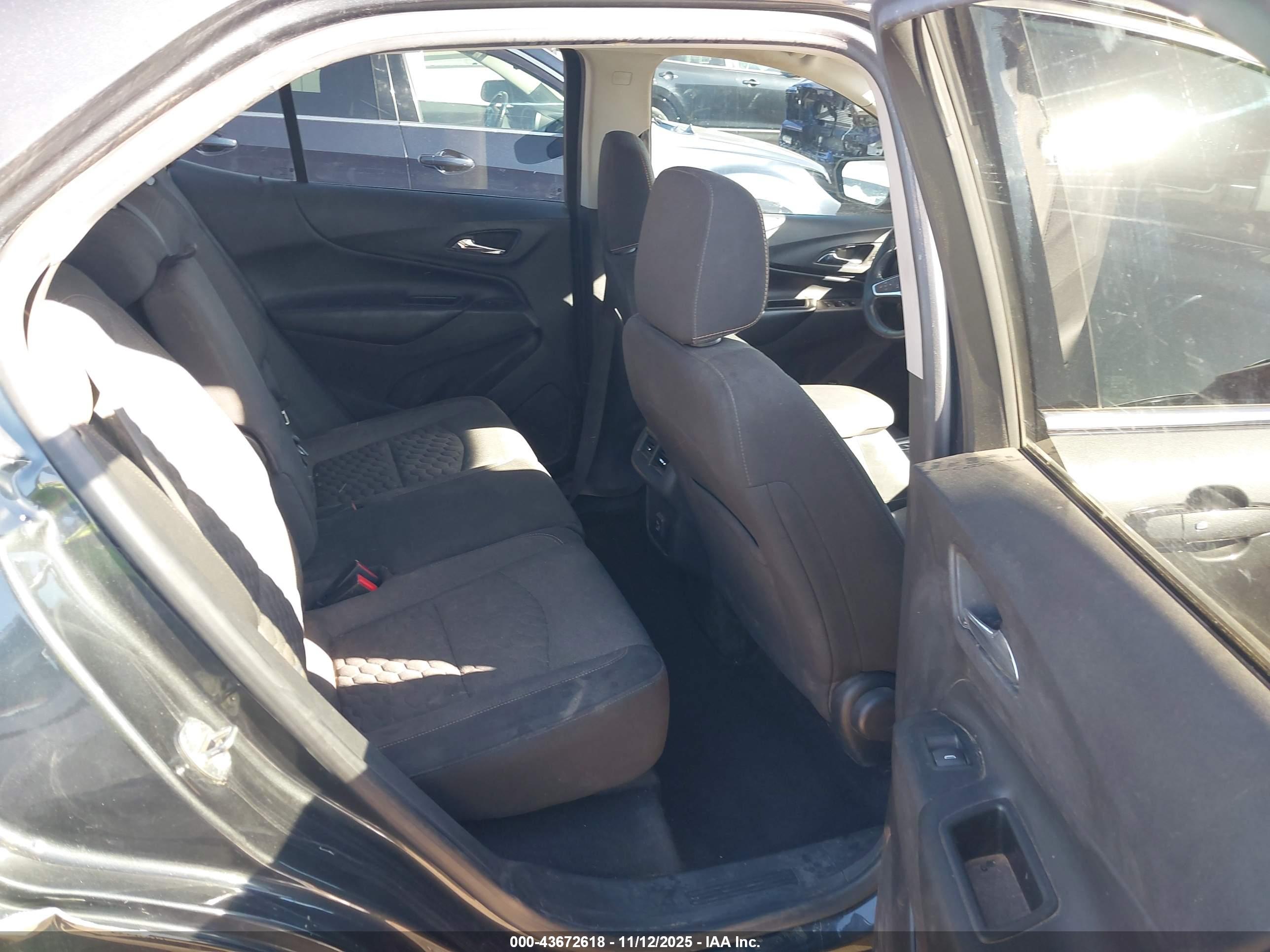 CHEVROLET EQUINOX image 8