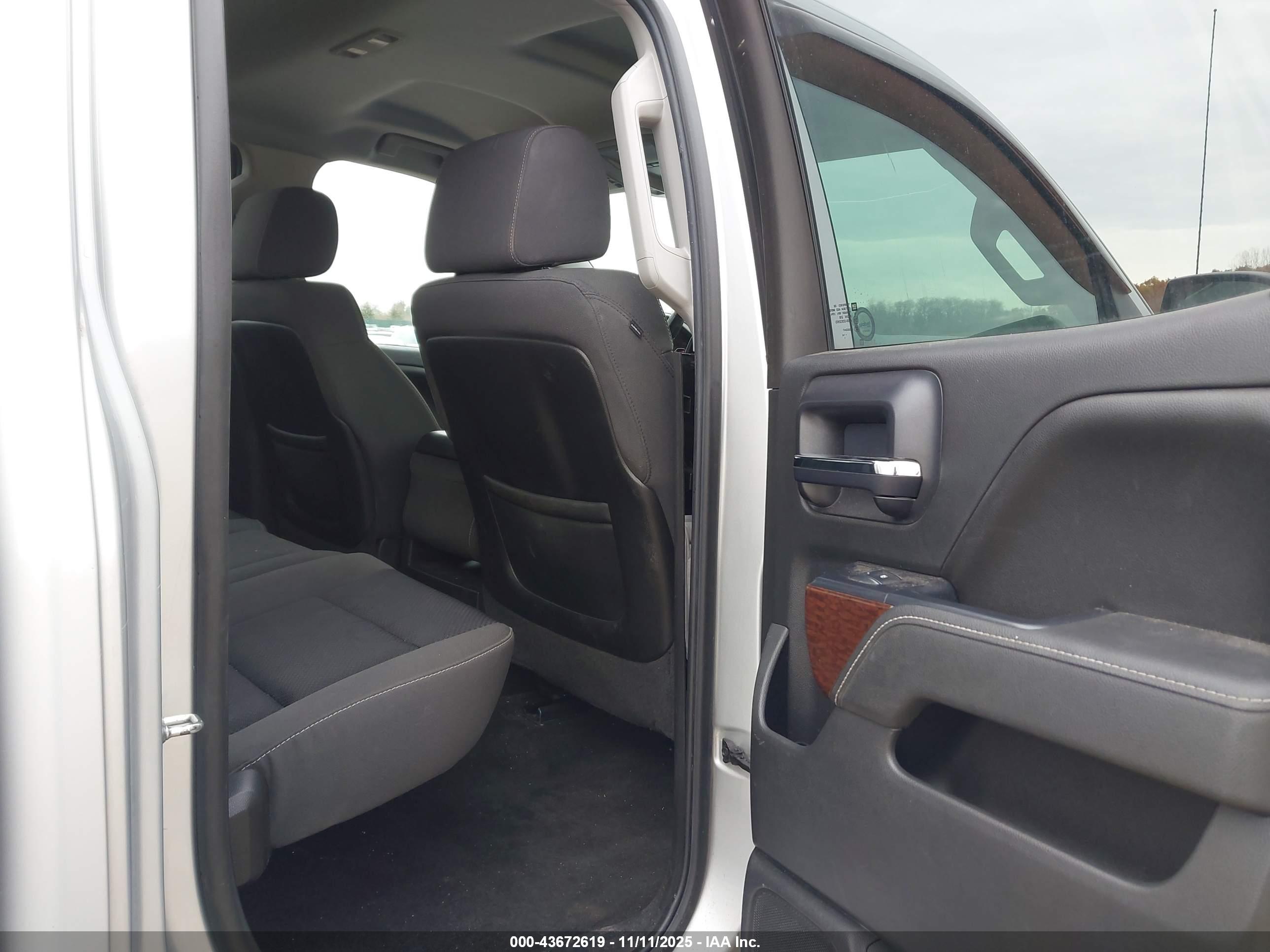 GMC SIERRA image 8