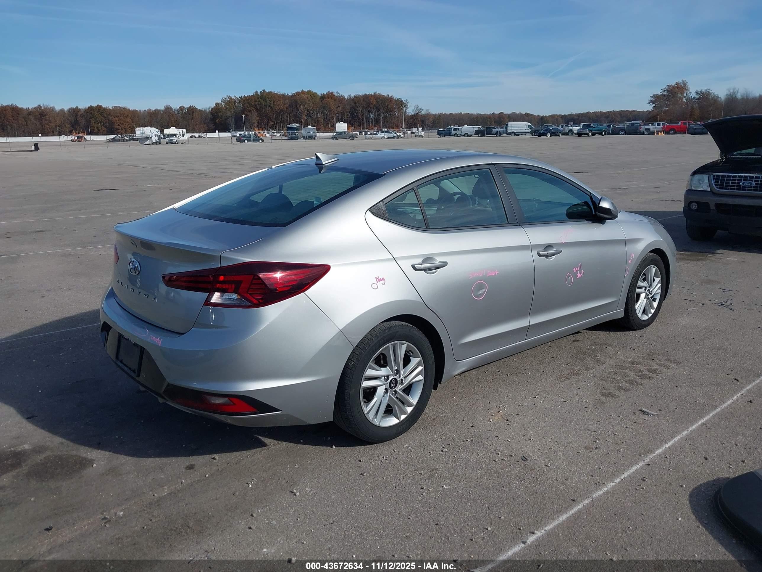 HYUNDAI ELANTRA image 4