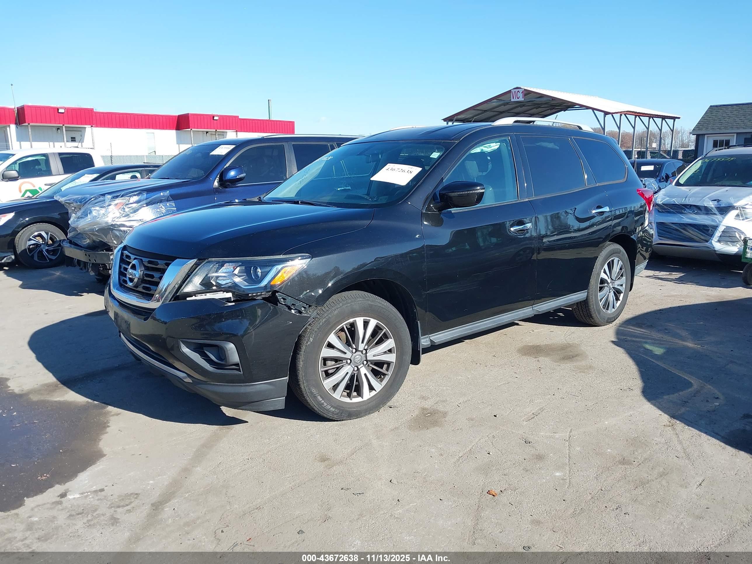 NISSAN PATHFINDER image 2