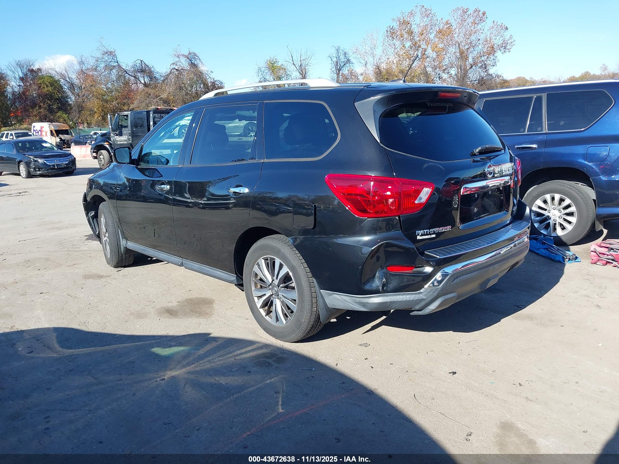 NISSAN PATHFINDER image 3