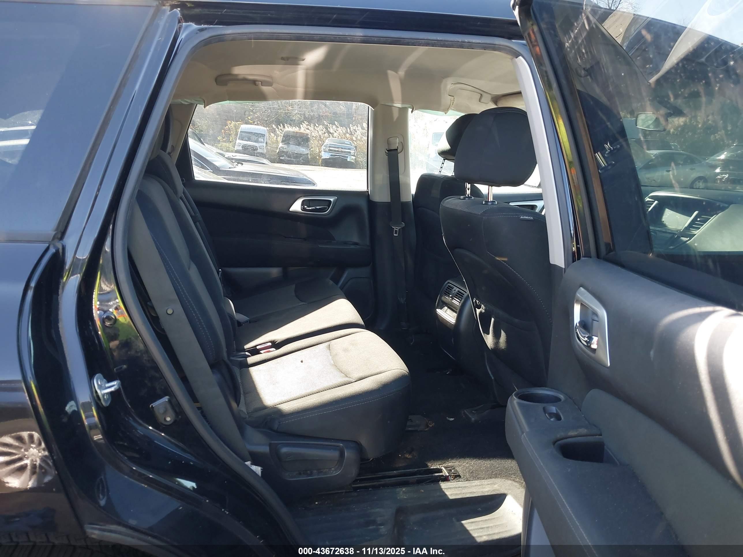 NISSAN PATHFINDER image 8