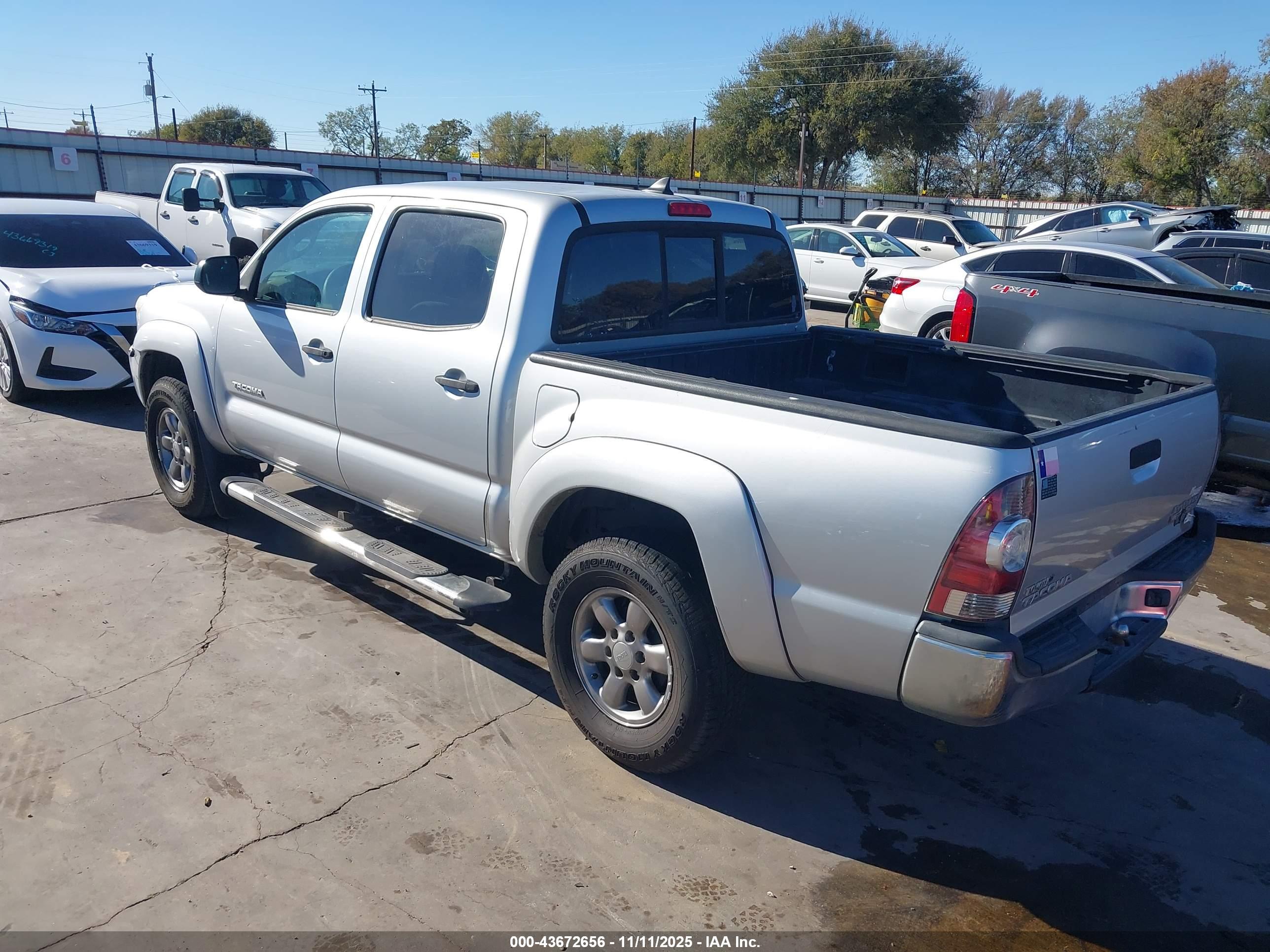 TOYOTA TACOMA image 3