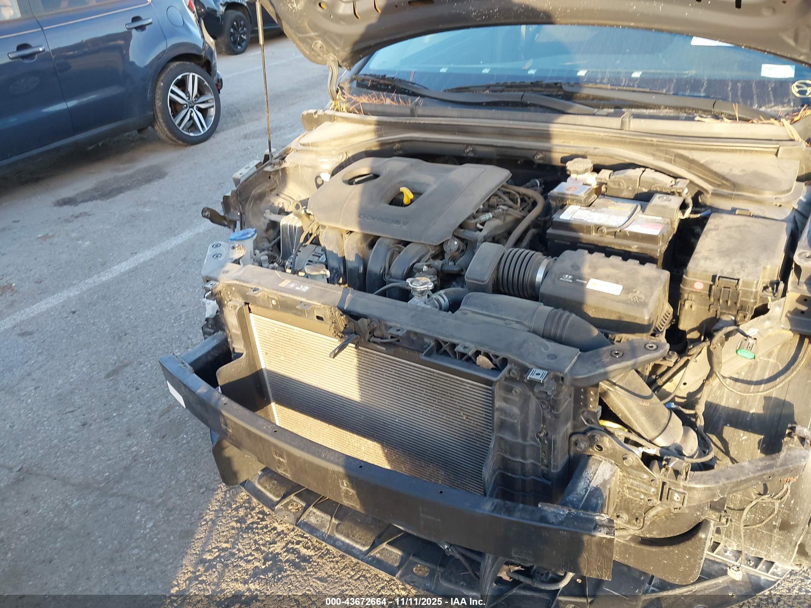 HYUNDAI ELANTRA image 10