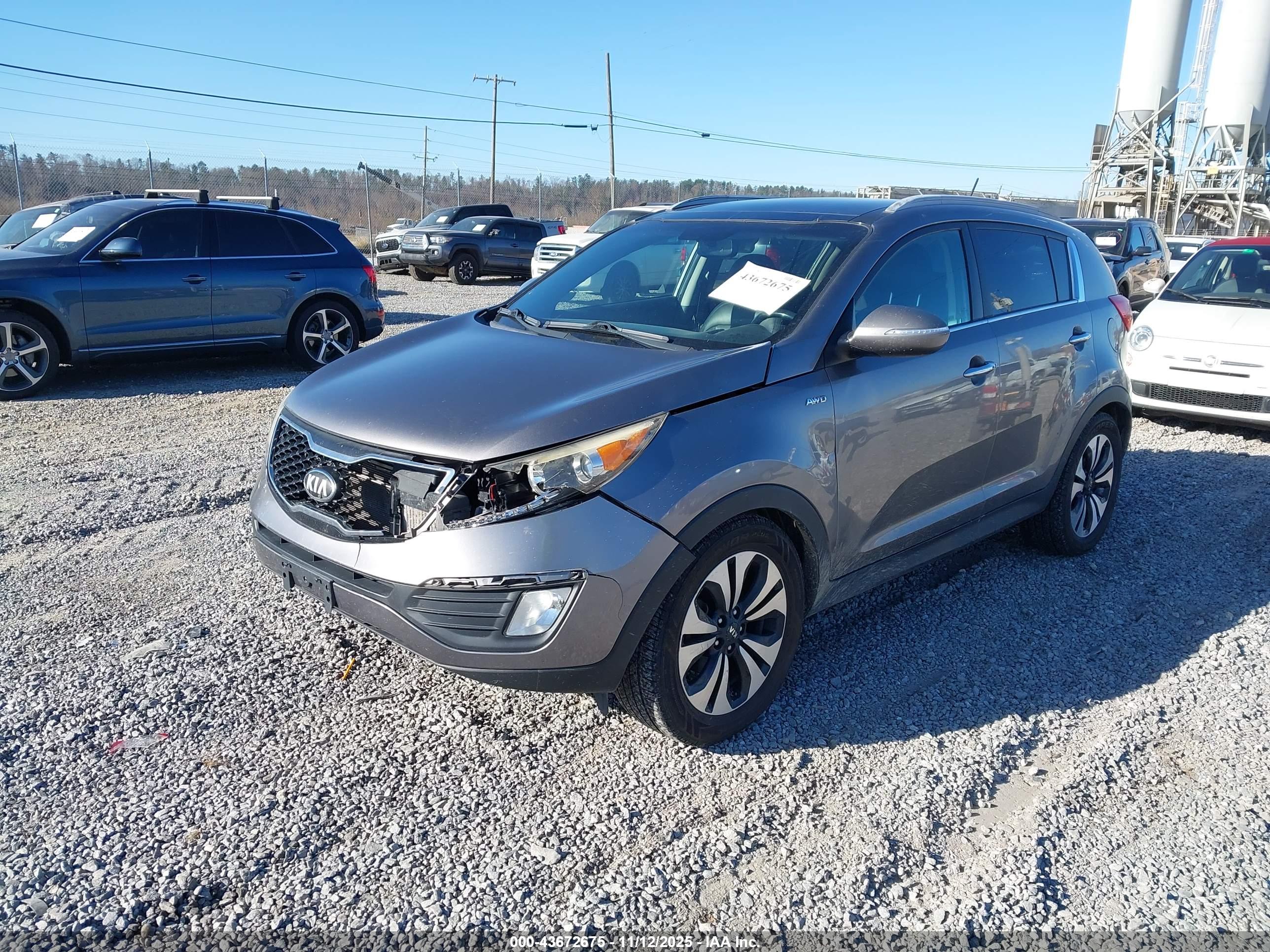 KIA SPORTAGE image 2
