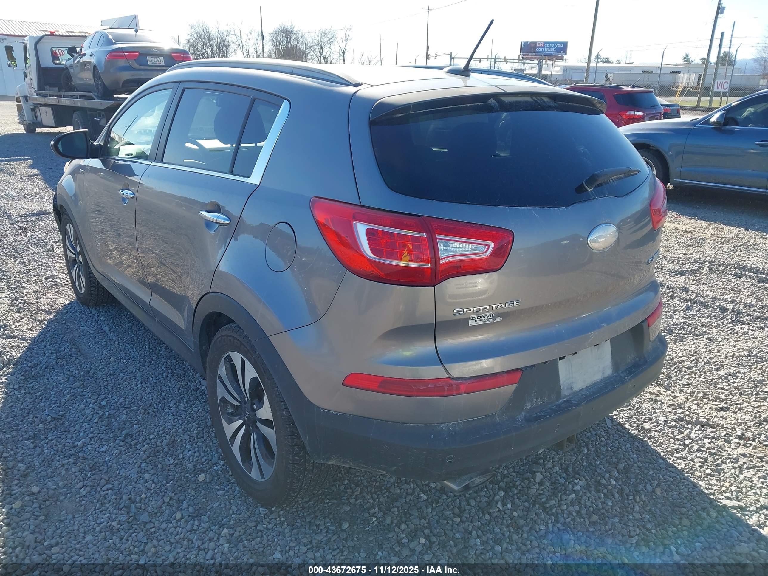 KIA SPORTAGE image 3