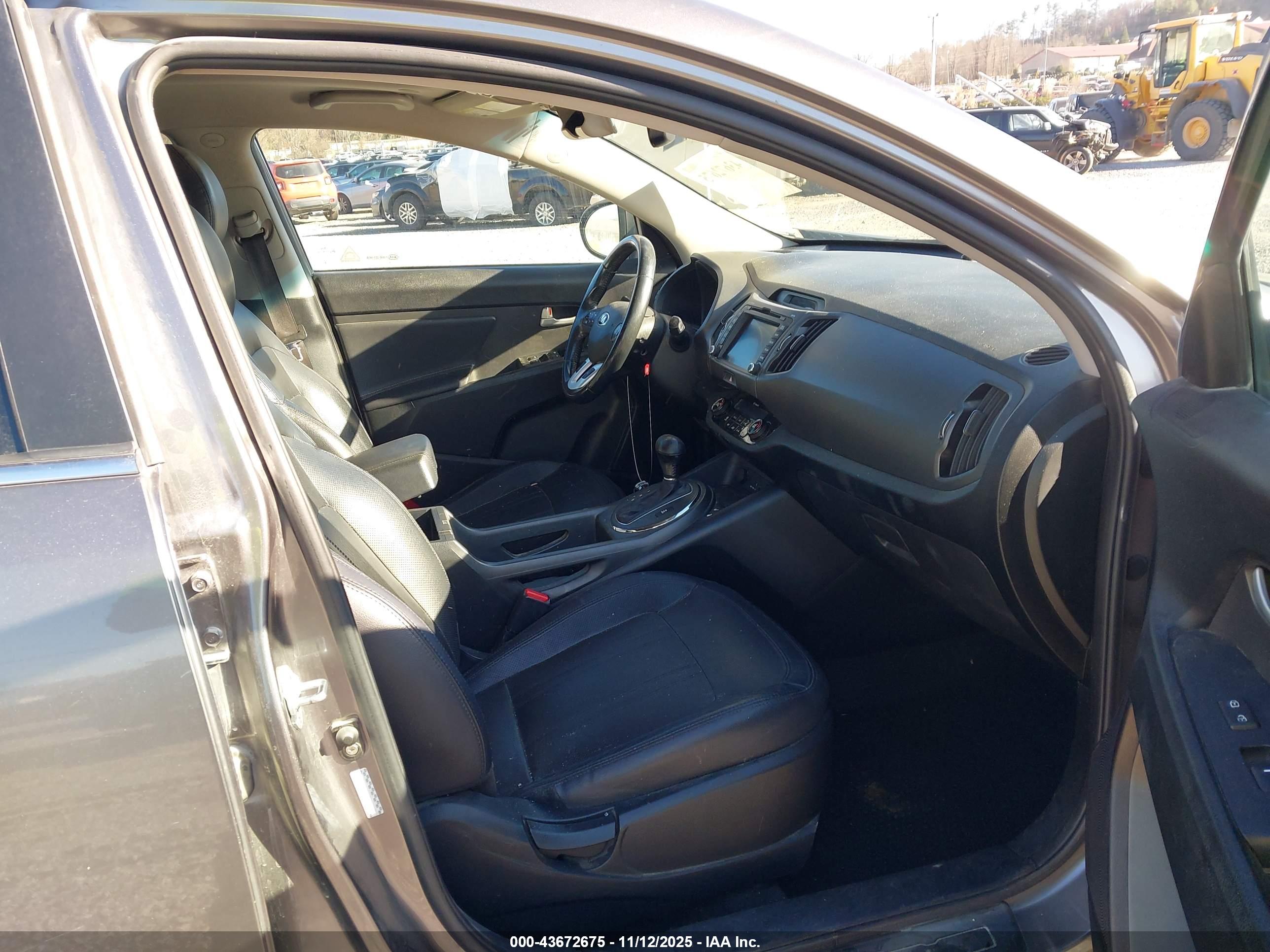 KIA SPORTAGE image 5