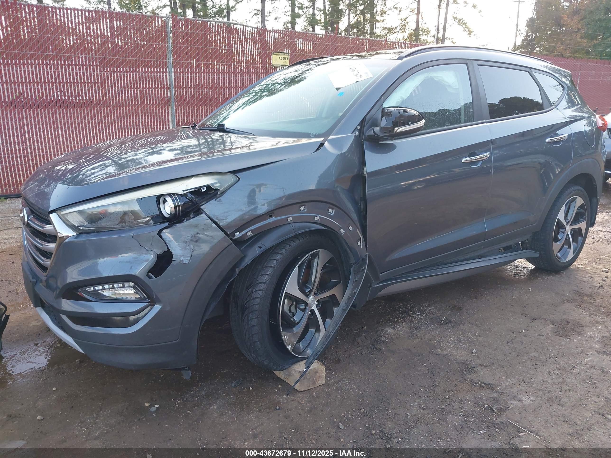 HYUNDAI TUCSON image 2