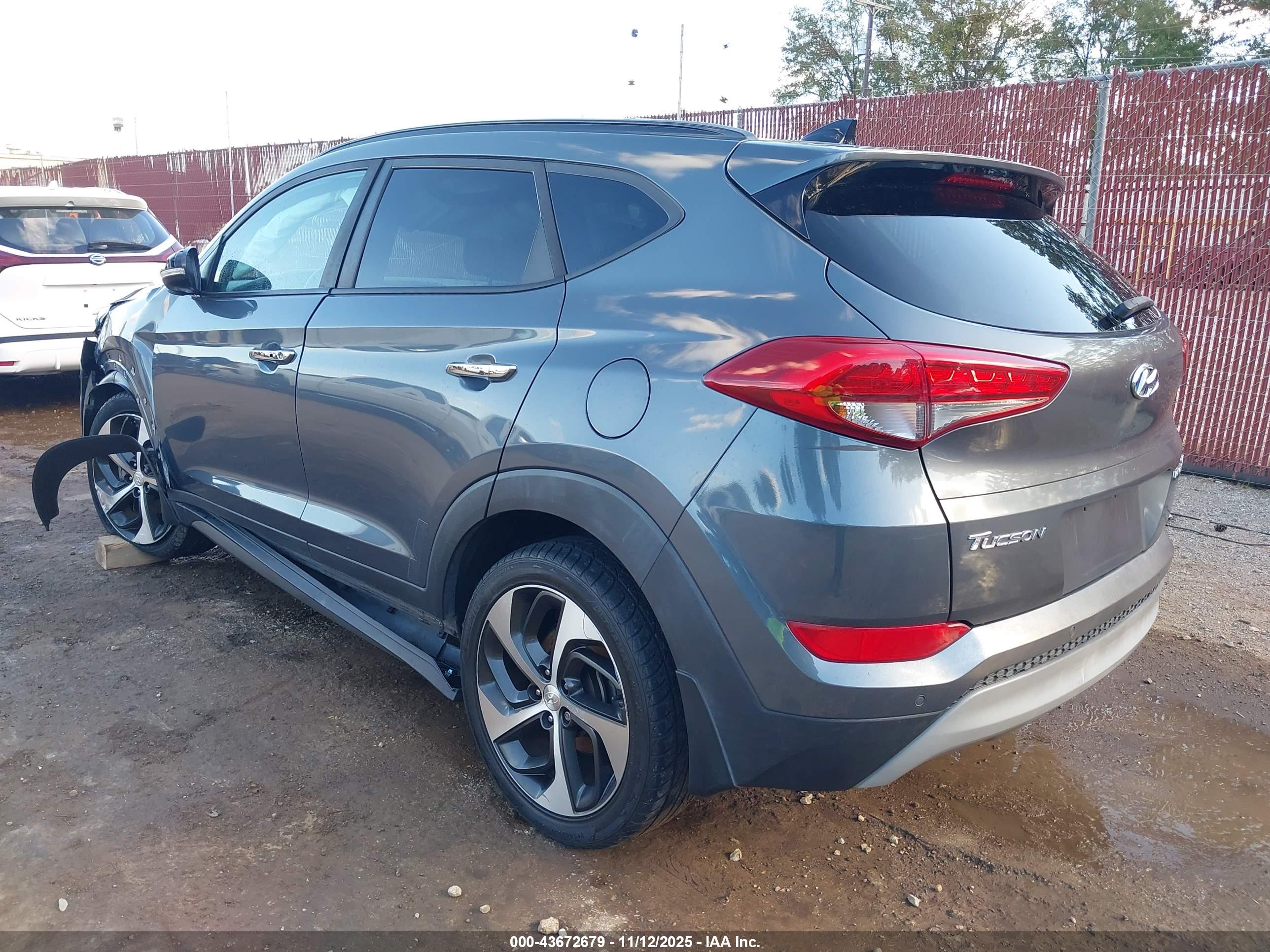 HYUNDAI TUCSON image 3