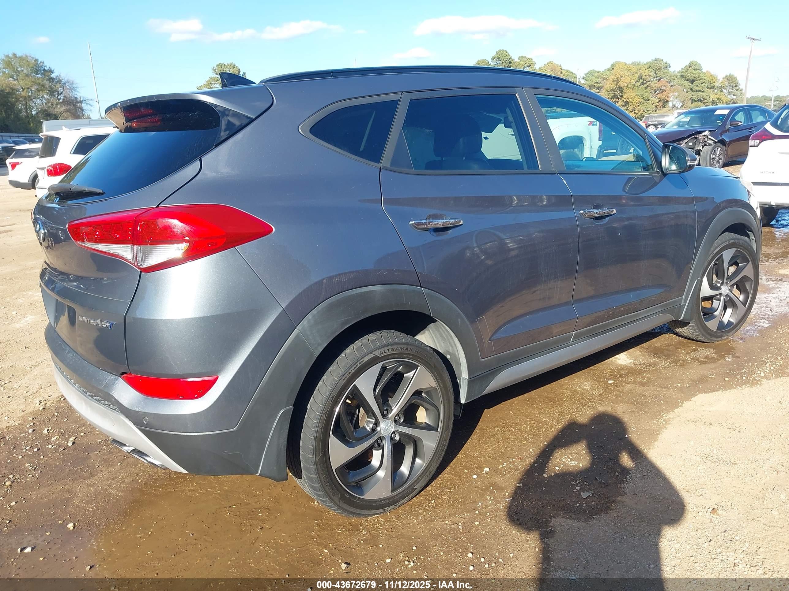 HYUNDAI TUCSON image 4