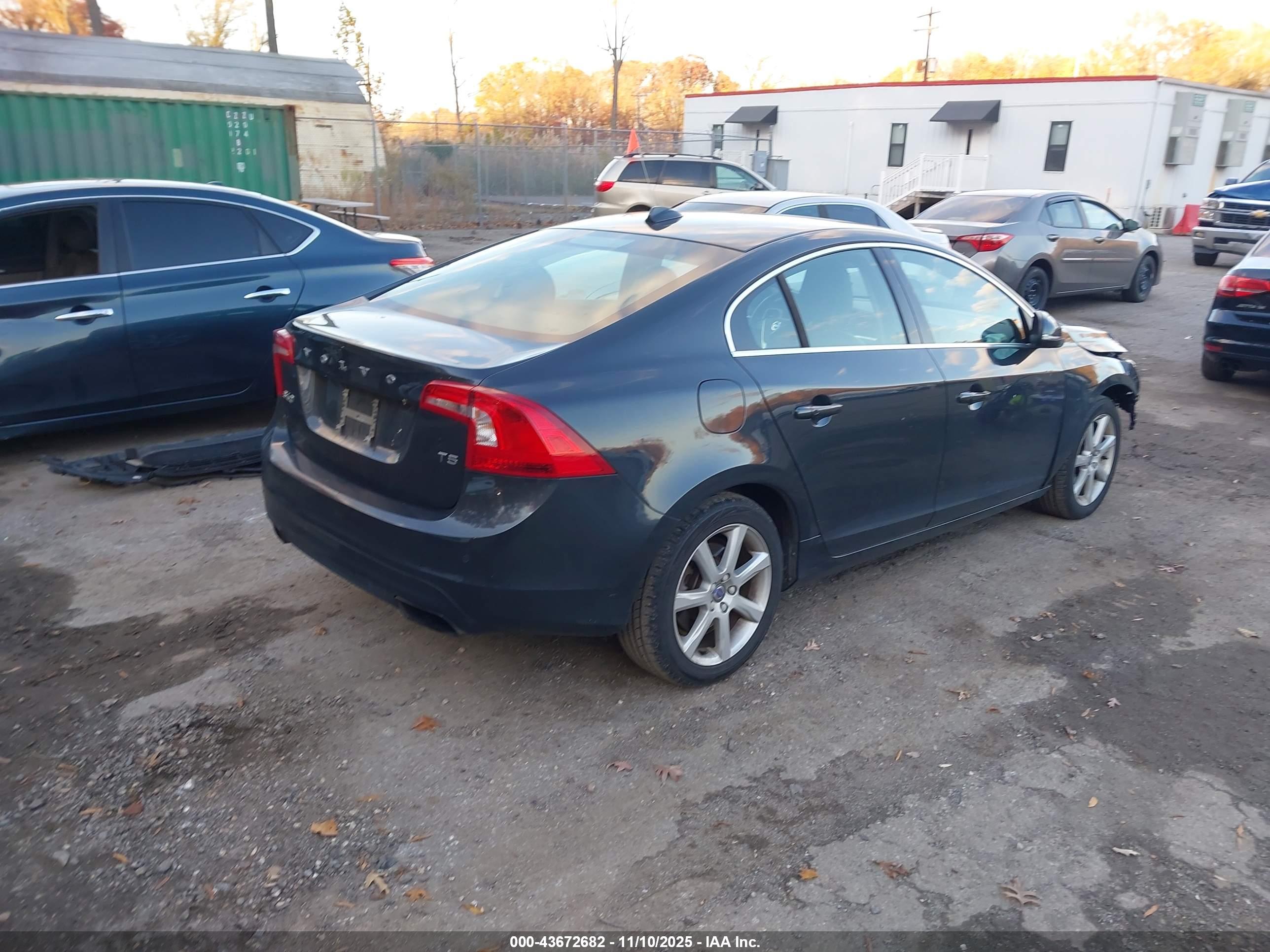 VOLVO S60 image 4