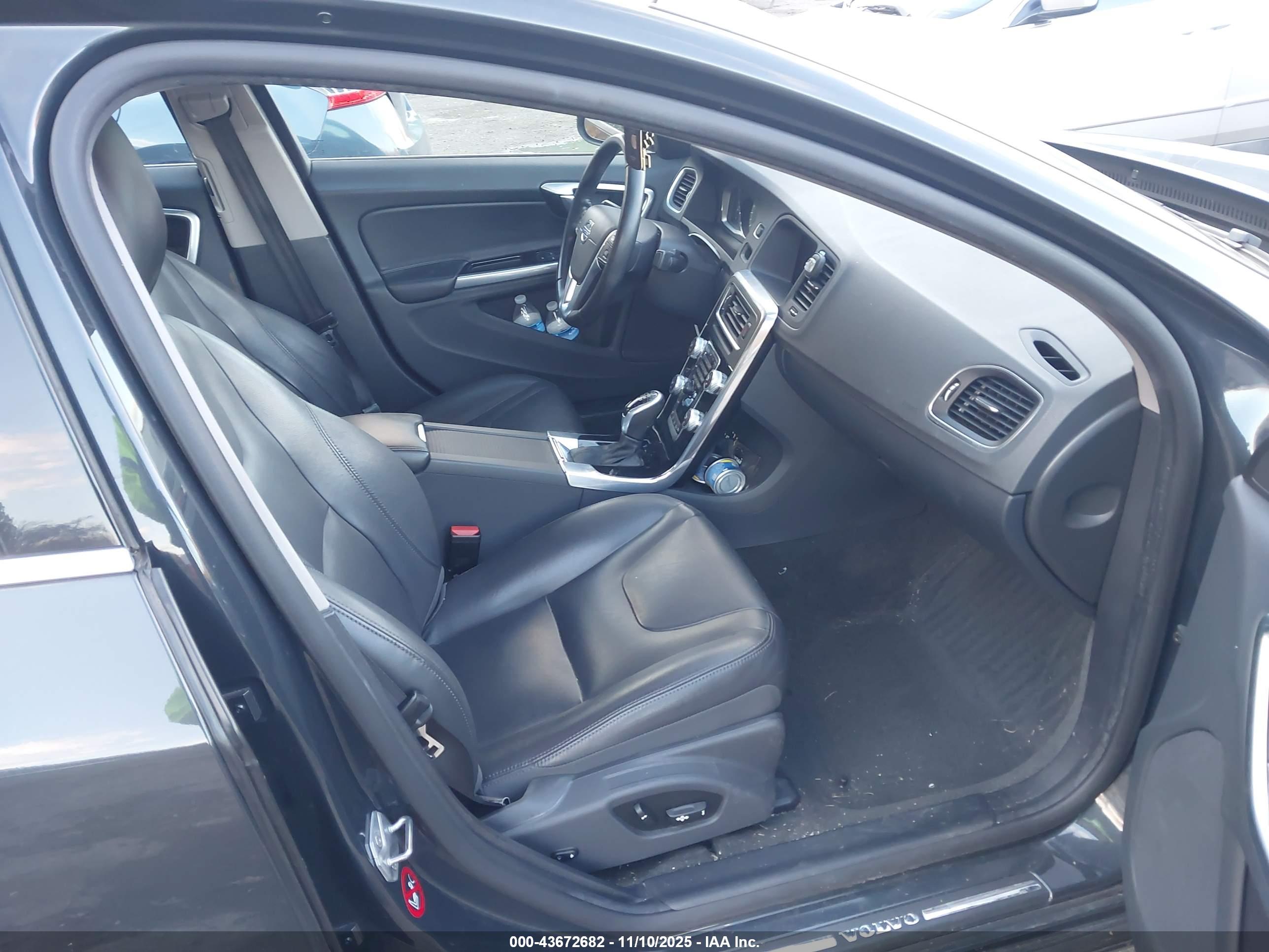 VOLVO S60 image 5