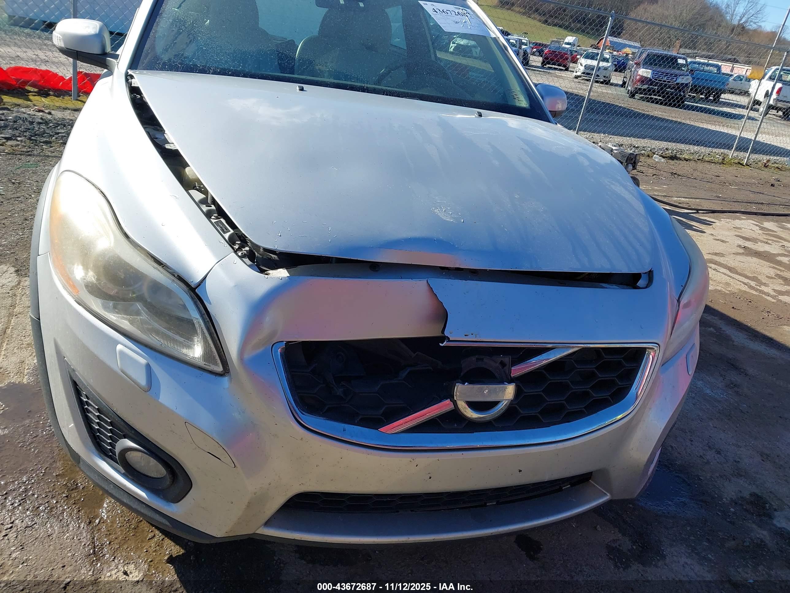 VOLVO C30 image 6