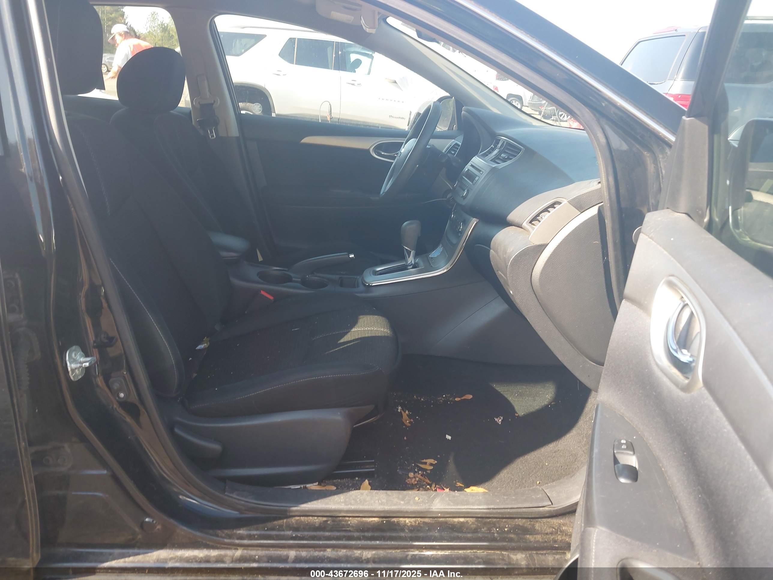 NISSAN SENTRA image 5