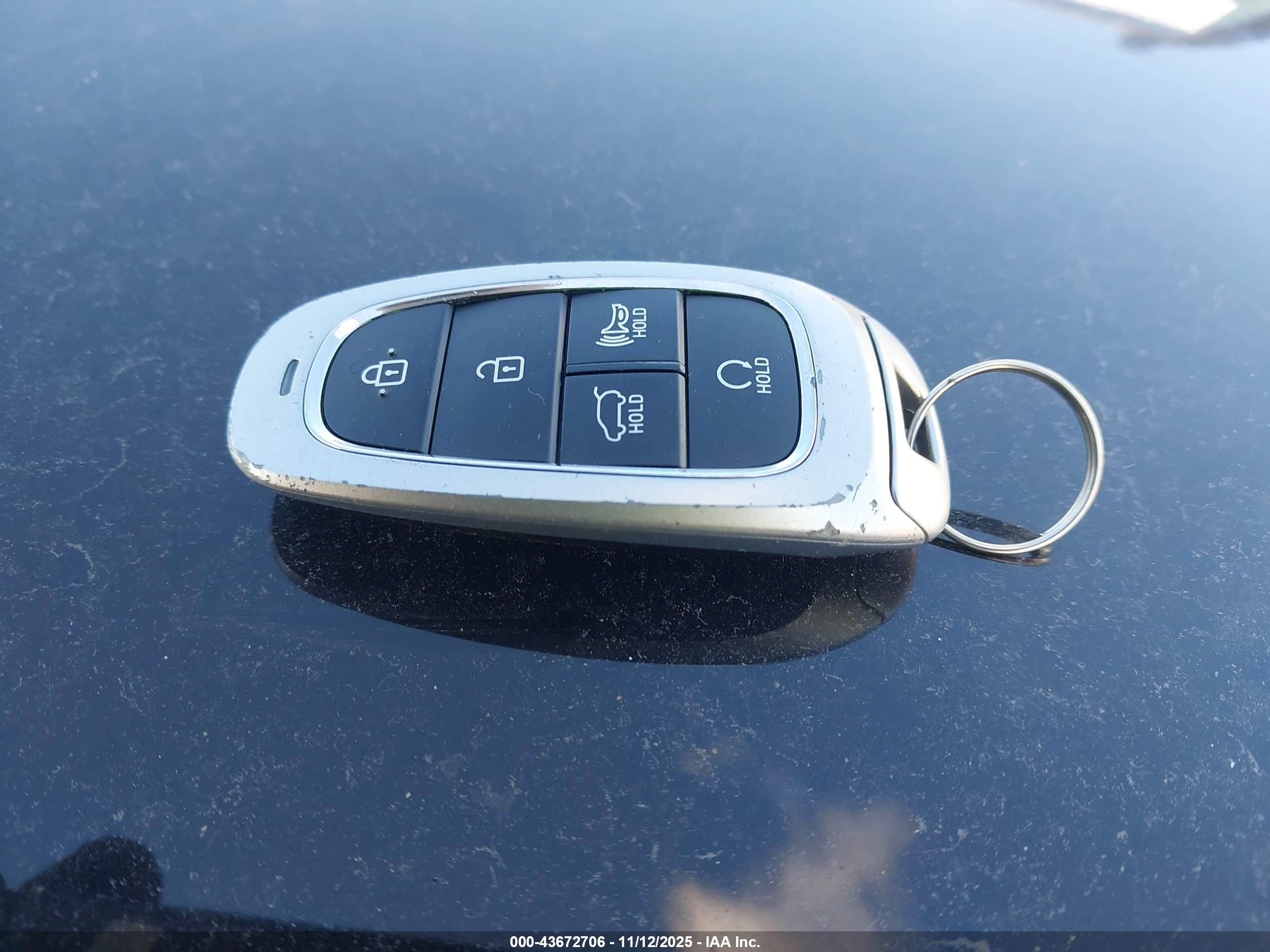 HYUNDAI TUCSON image 11