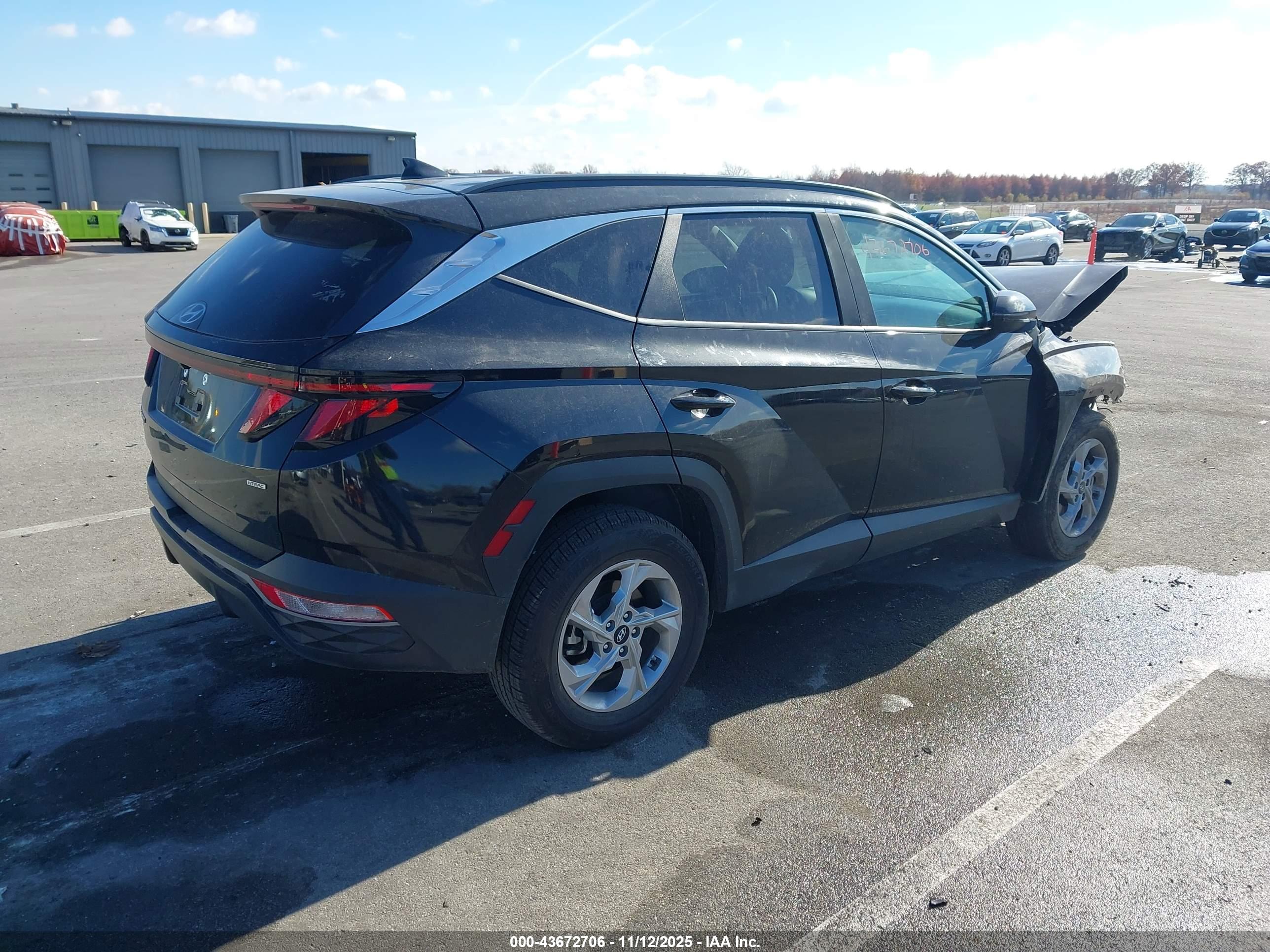 HYUNDAI TUCSON image 4