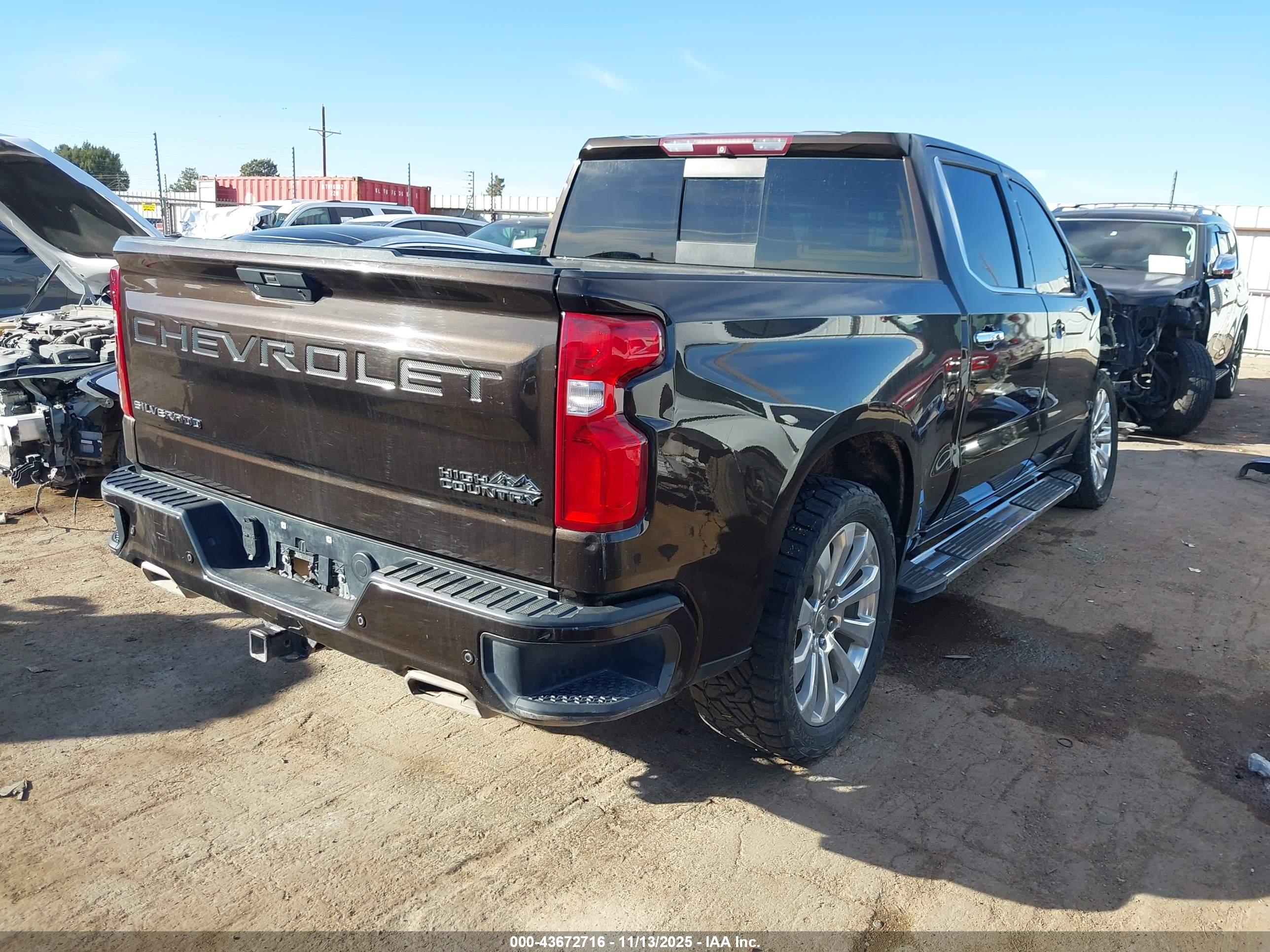CHEVROLET SILVERADO image 4