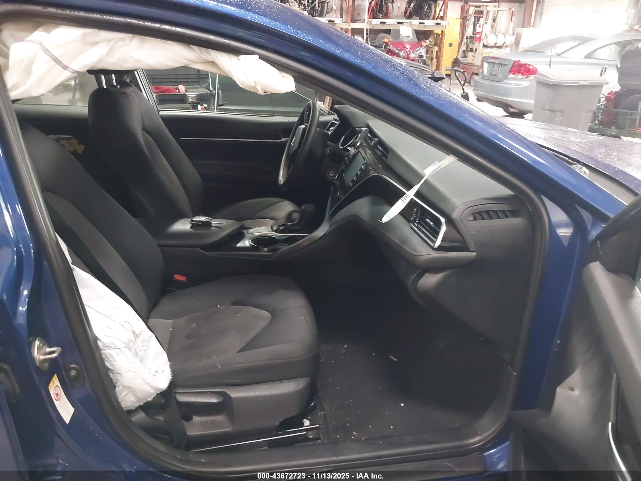 TOYOTA CAMRY image 5