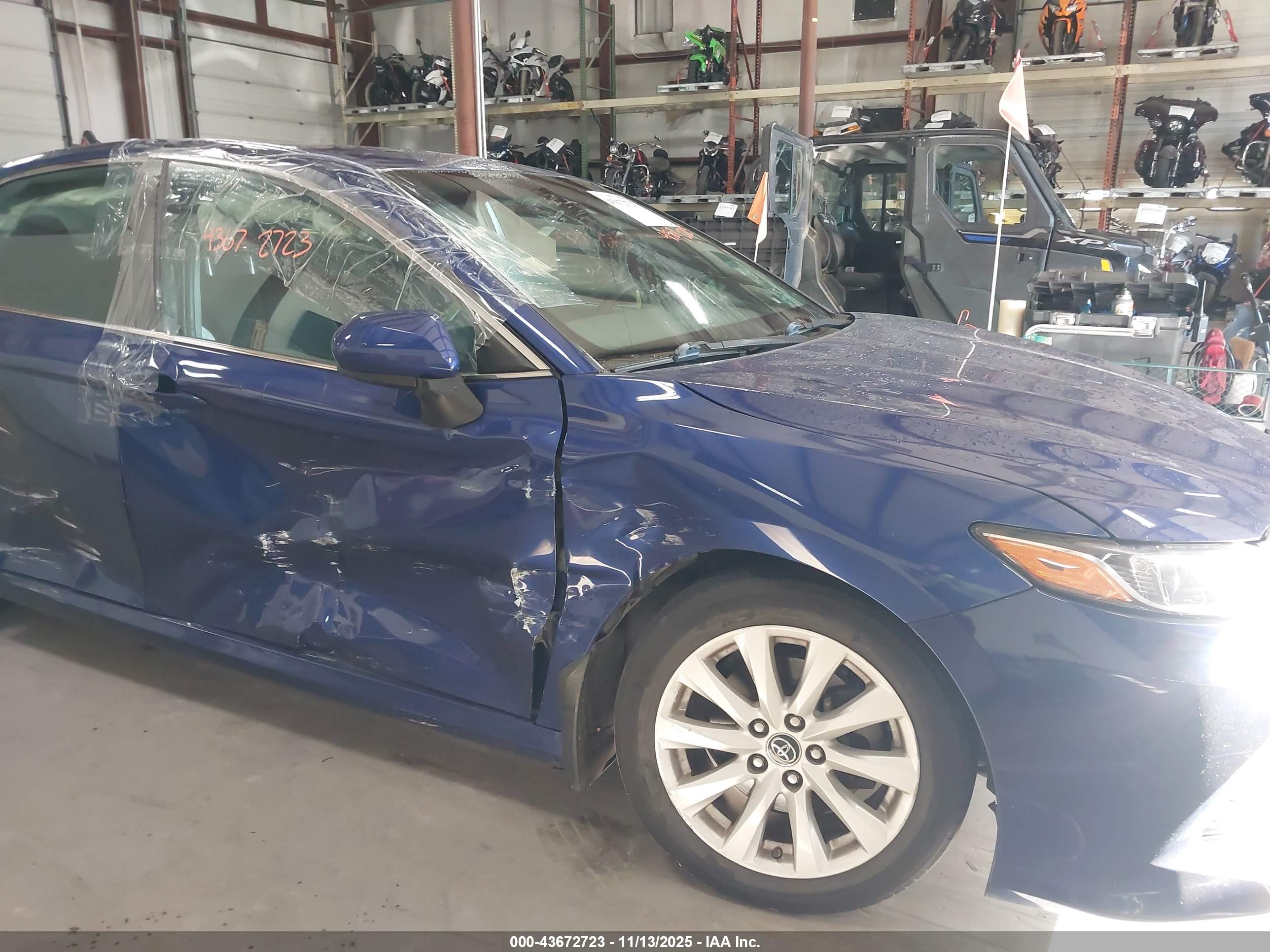 TOYOTA CAMRY image 6
