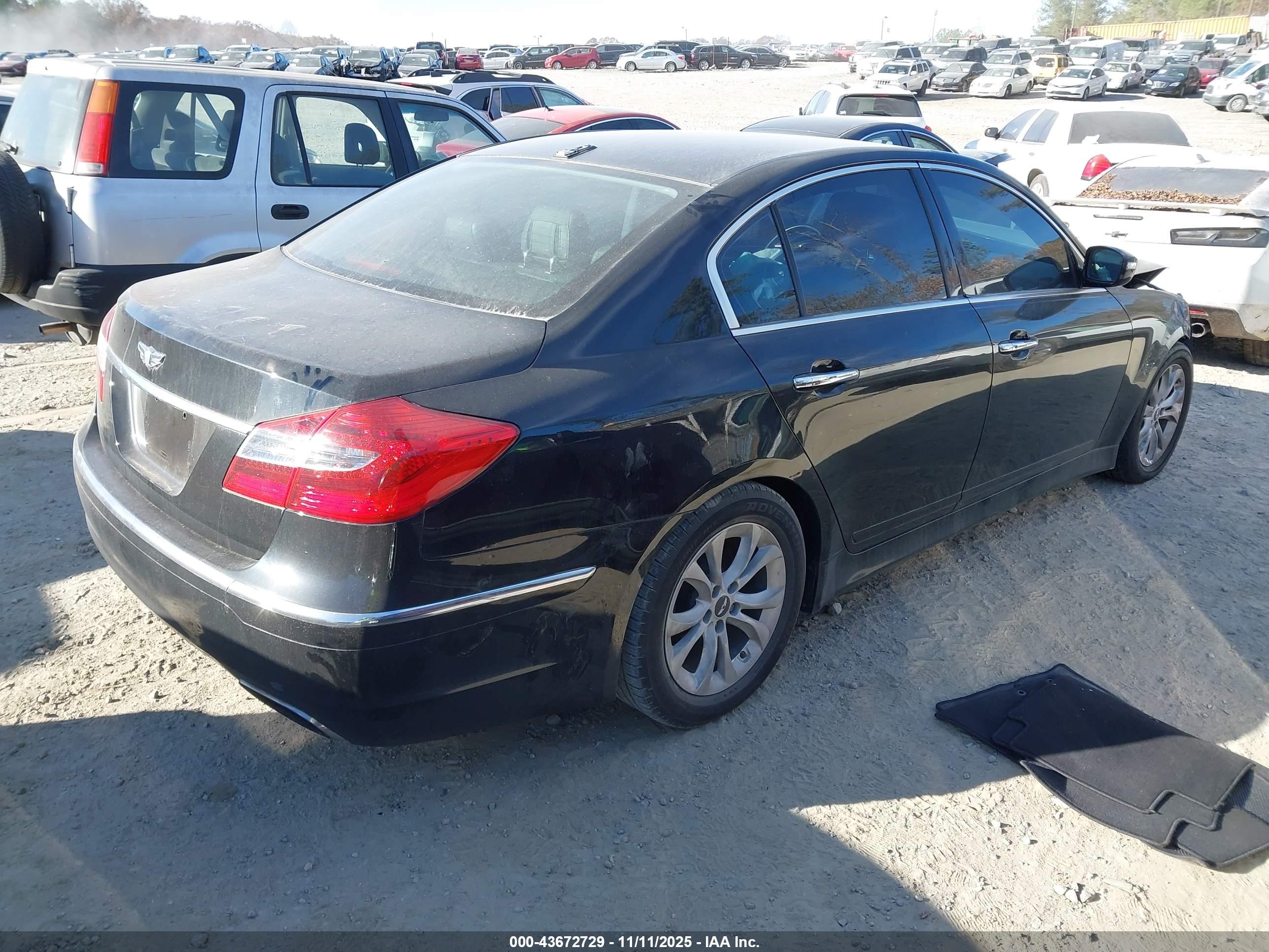 HYUNDAI GENESIS image 4